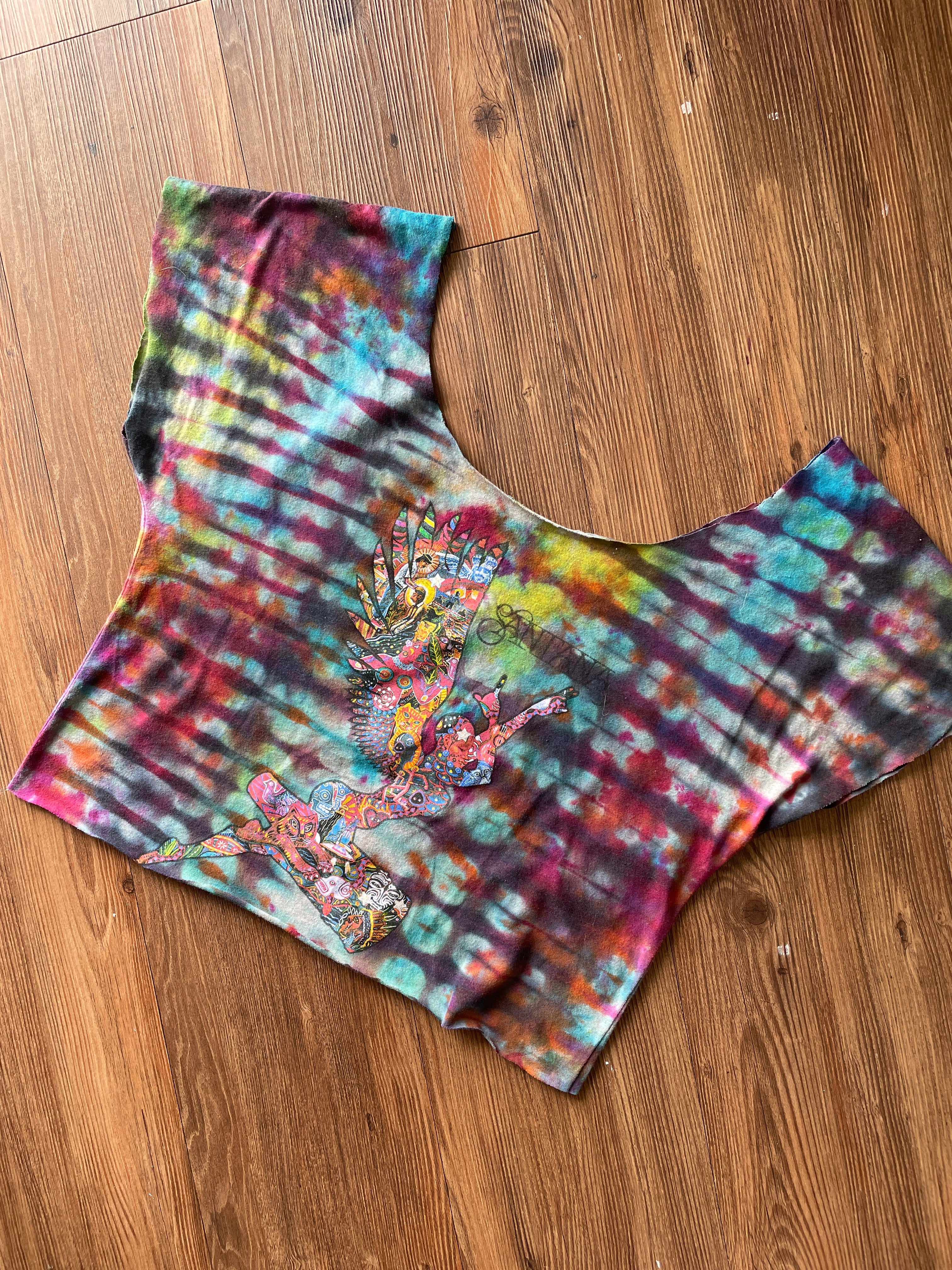 Small Women's Santana Tie Dye Crop Top | Star Wars Tie Dye Short Sleeve