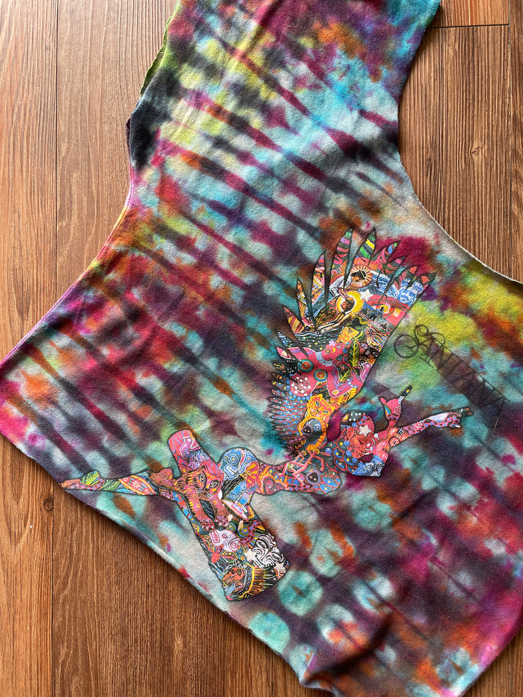 Small Women's Santana Tie Dye Crop Top | Star Wars Tie Dye Short Sleeve