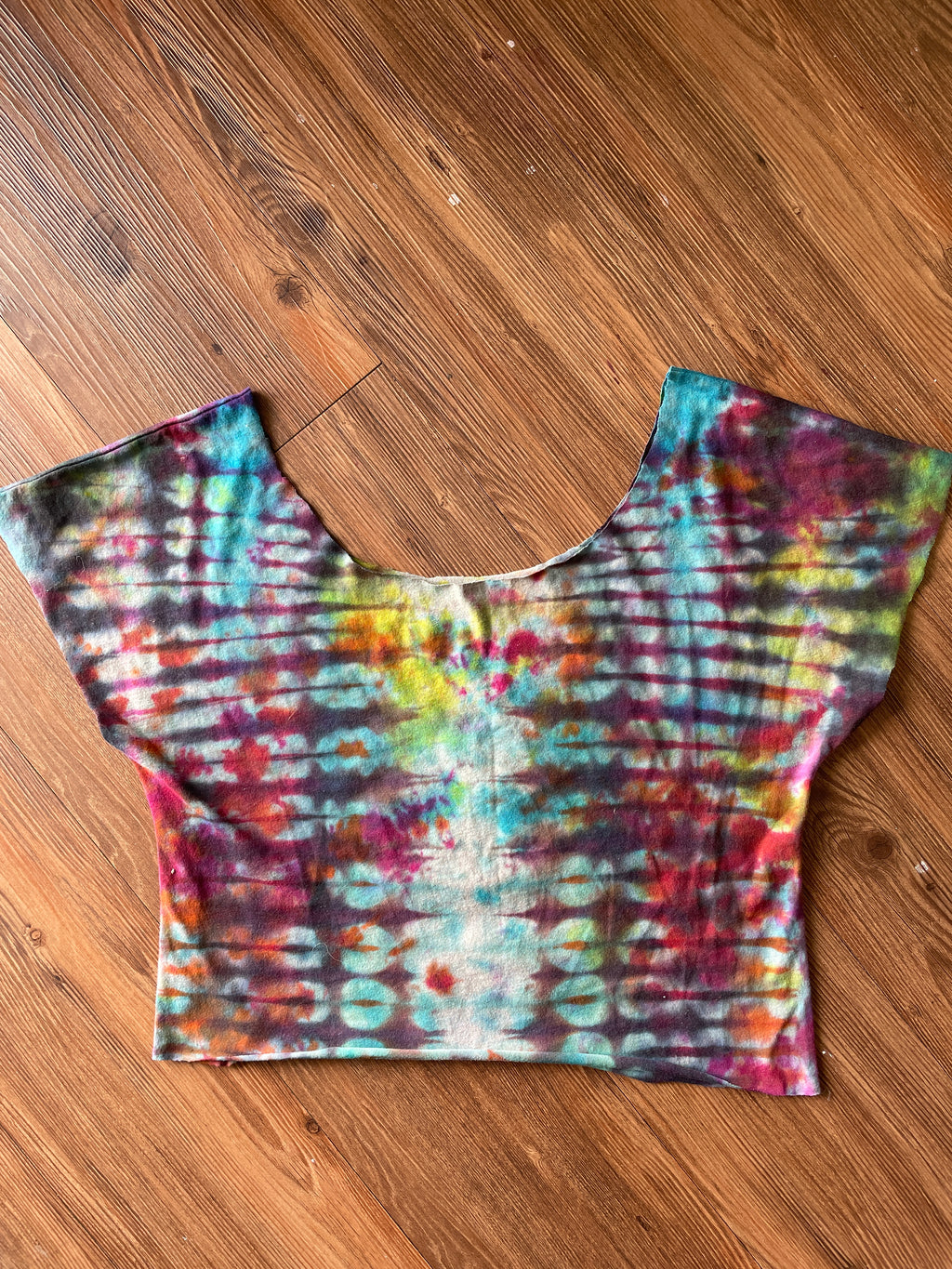 Small Women's Santana Tie Dye Crop Top | Star Wars Tie Dye Short Sleeve