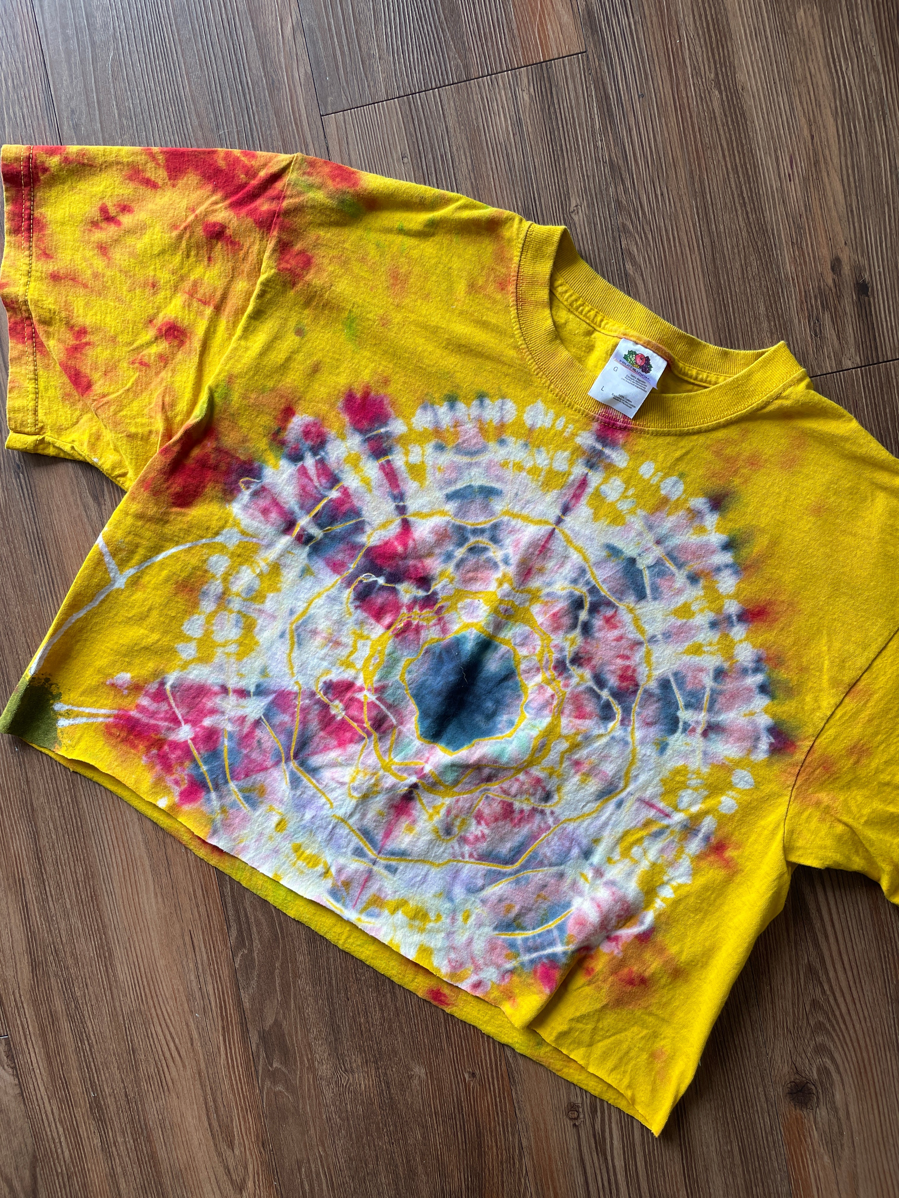 Large Men's Yellow Mandala Tie Dye Short Sleeve Crop Top