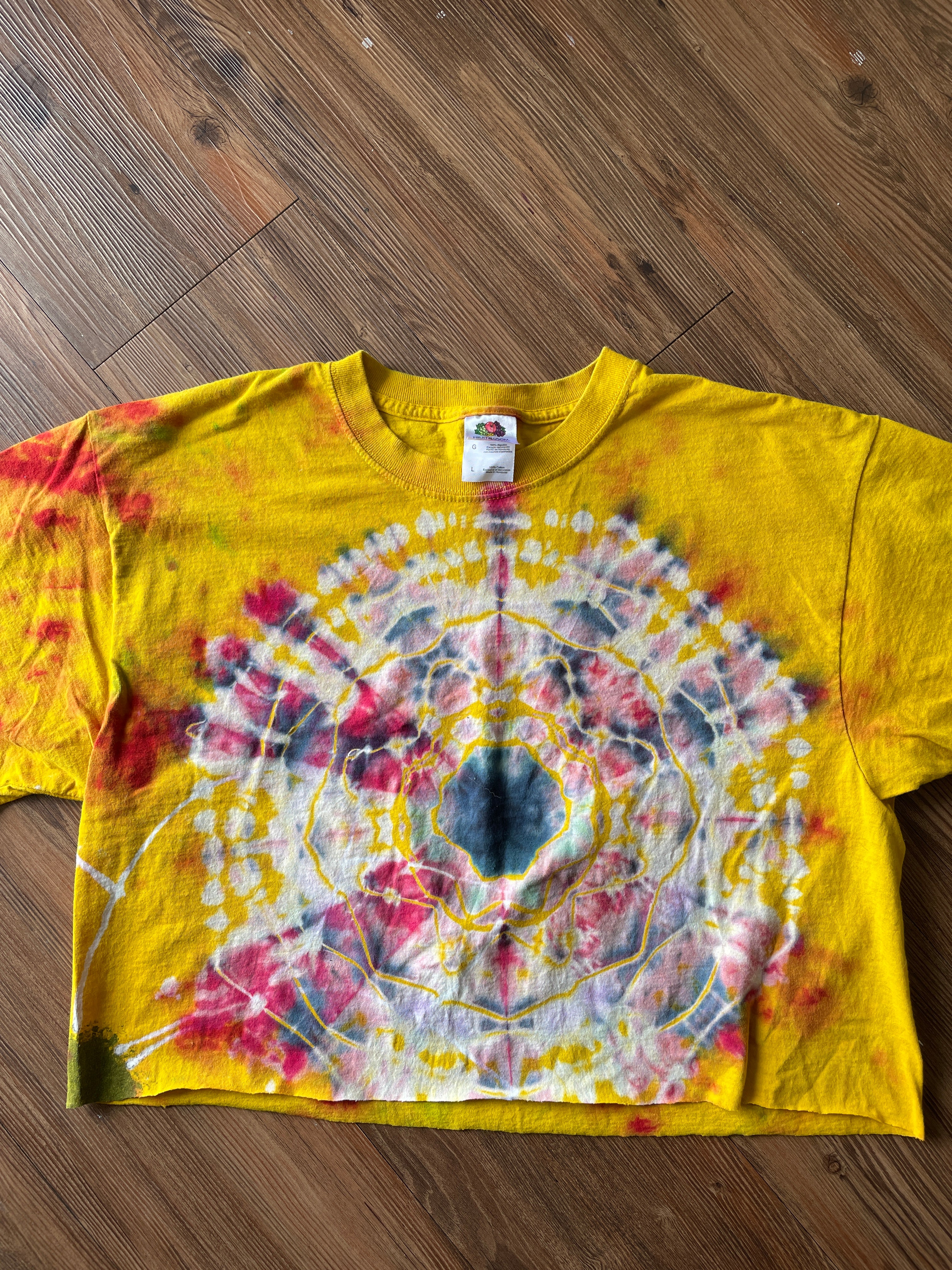 Large Men's Yellow Mandala Tie Dye Short Sleeve Crop Top