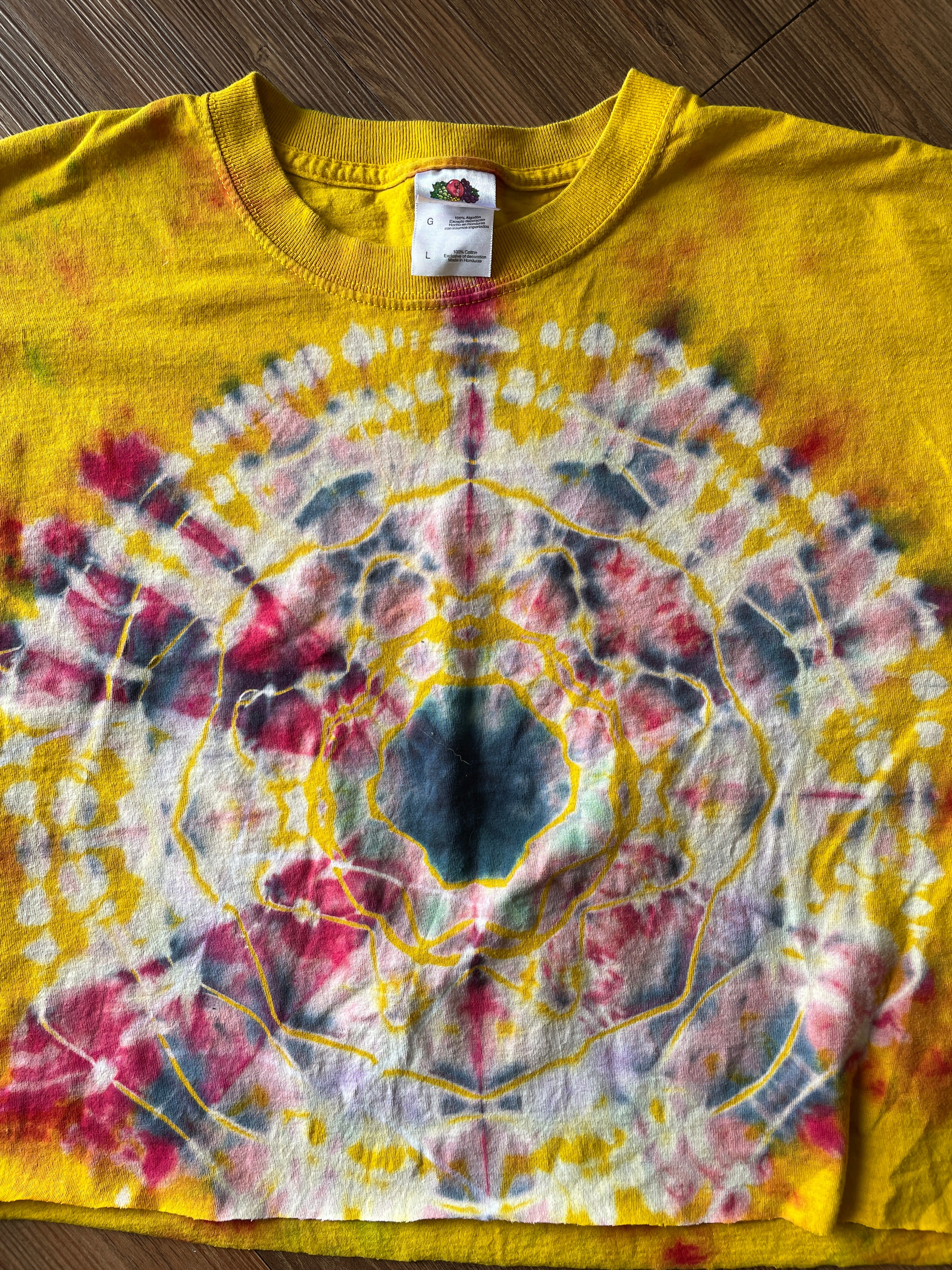 Large Men's Yellow Mandala Tie Dye Short Sleeve Crop Top