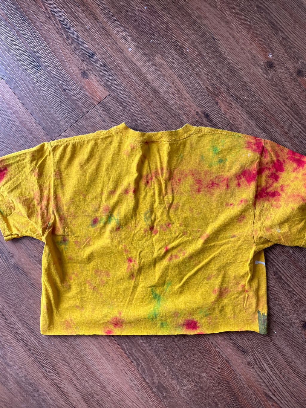 Large Men's Yellow Mandala Tie Dye Short Sleeve Crop Top