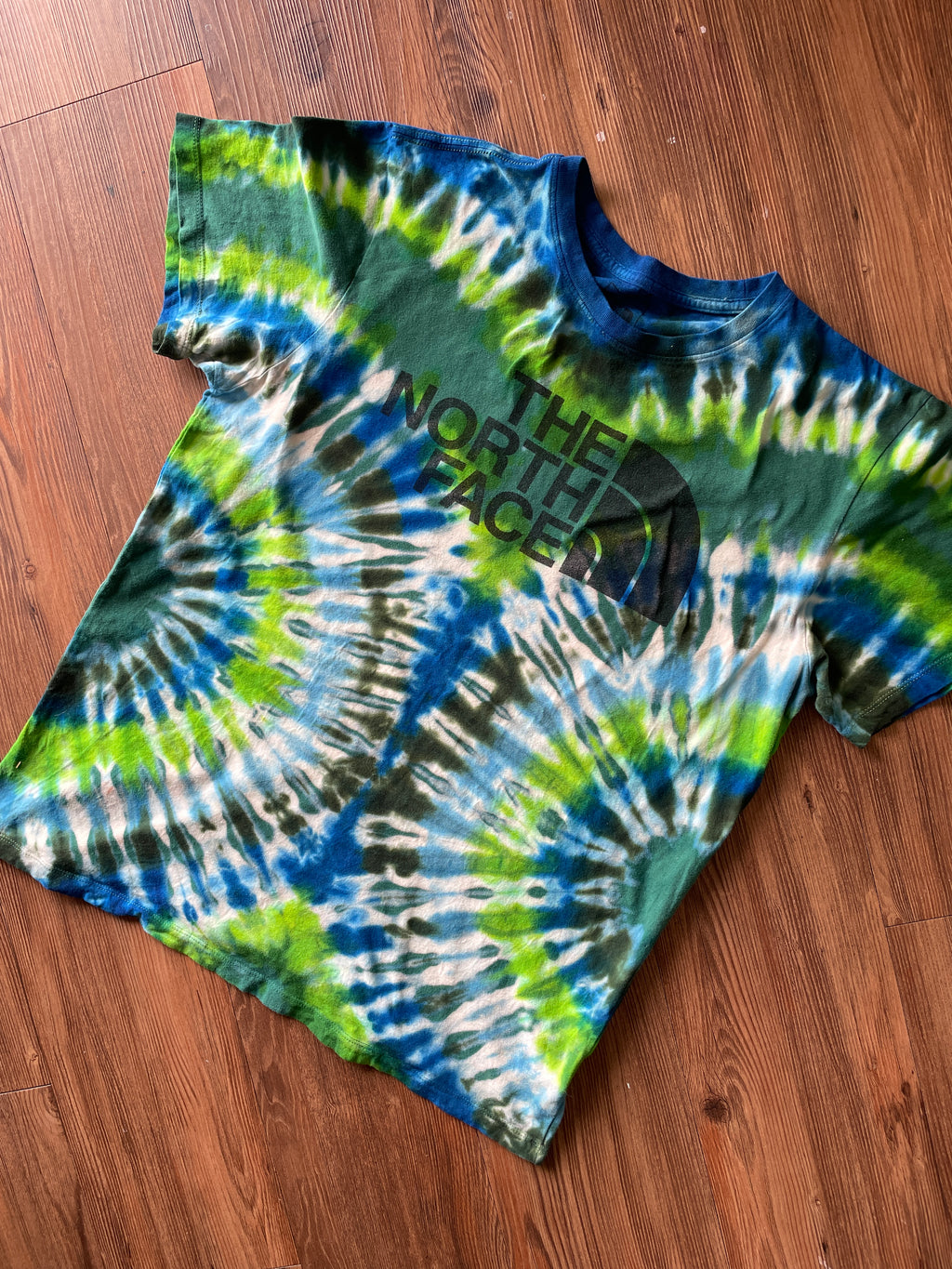 LARGE Men’s The North Face Half Dome Tie Dye T-Shirt | Green White and Blue TNF Reverse Tie Dye Short Sleeve