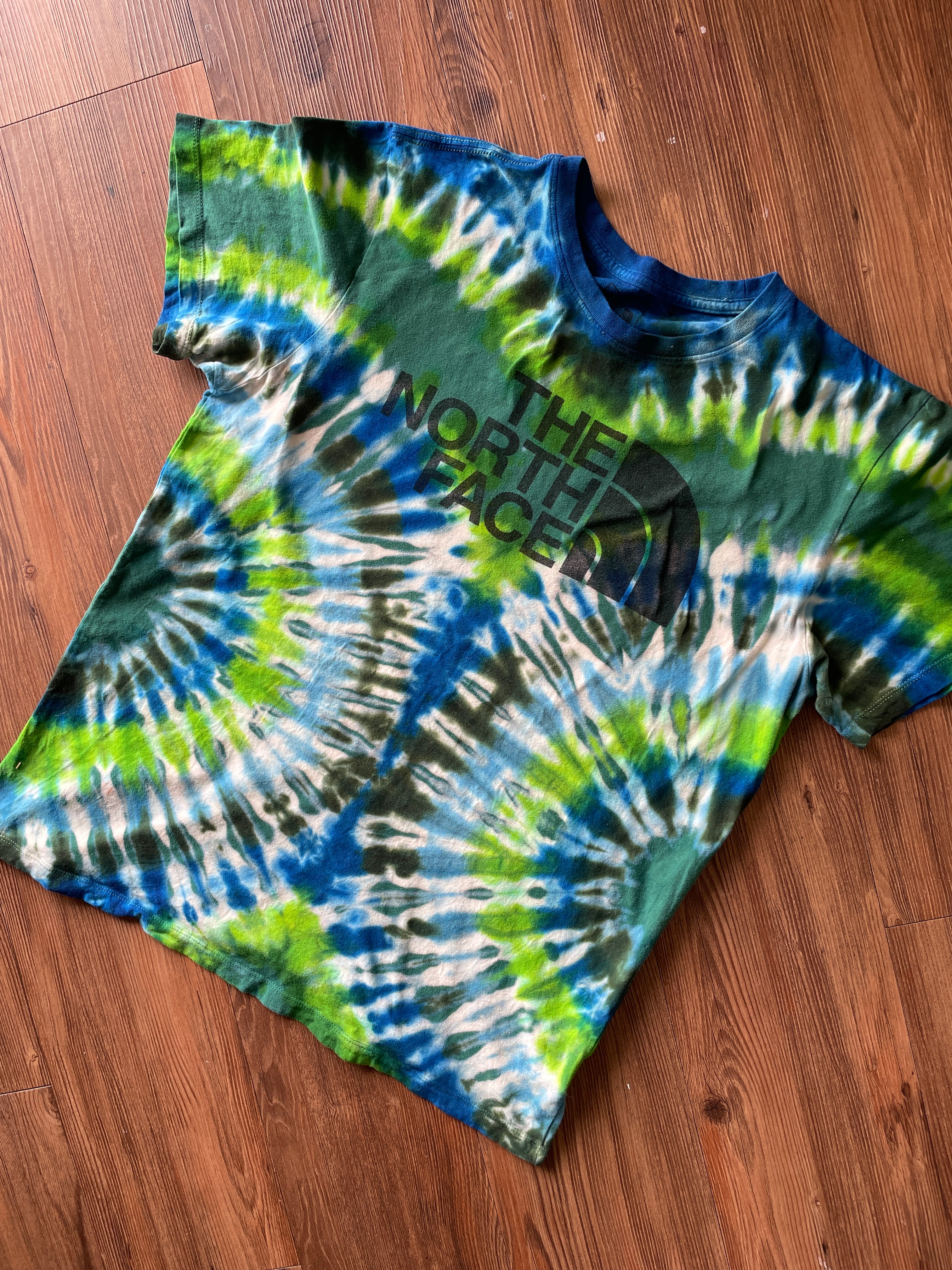 LARGE Men’s The North Face Half Dome Tie Dye T-Shirt | Green White and Blue TNF Reverse Tie Dye Short Sleeve