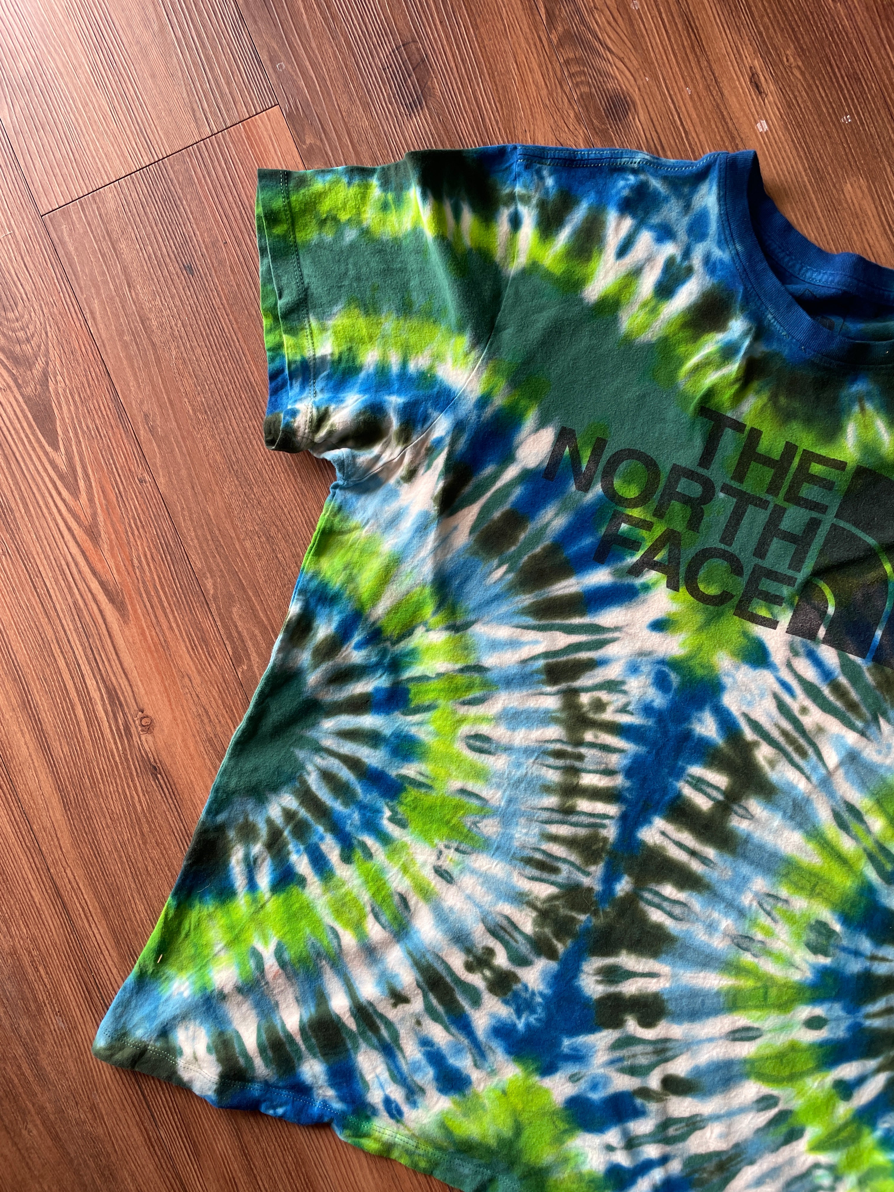 LARGE Men’s The North Face Half Dome Tie Dye T-Shirt | Green White and Blue TNF Reverse Tie Dye Short Sleeve