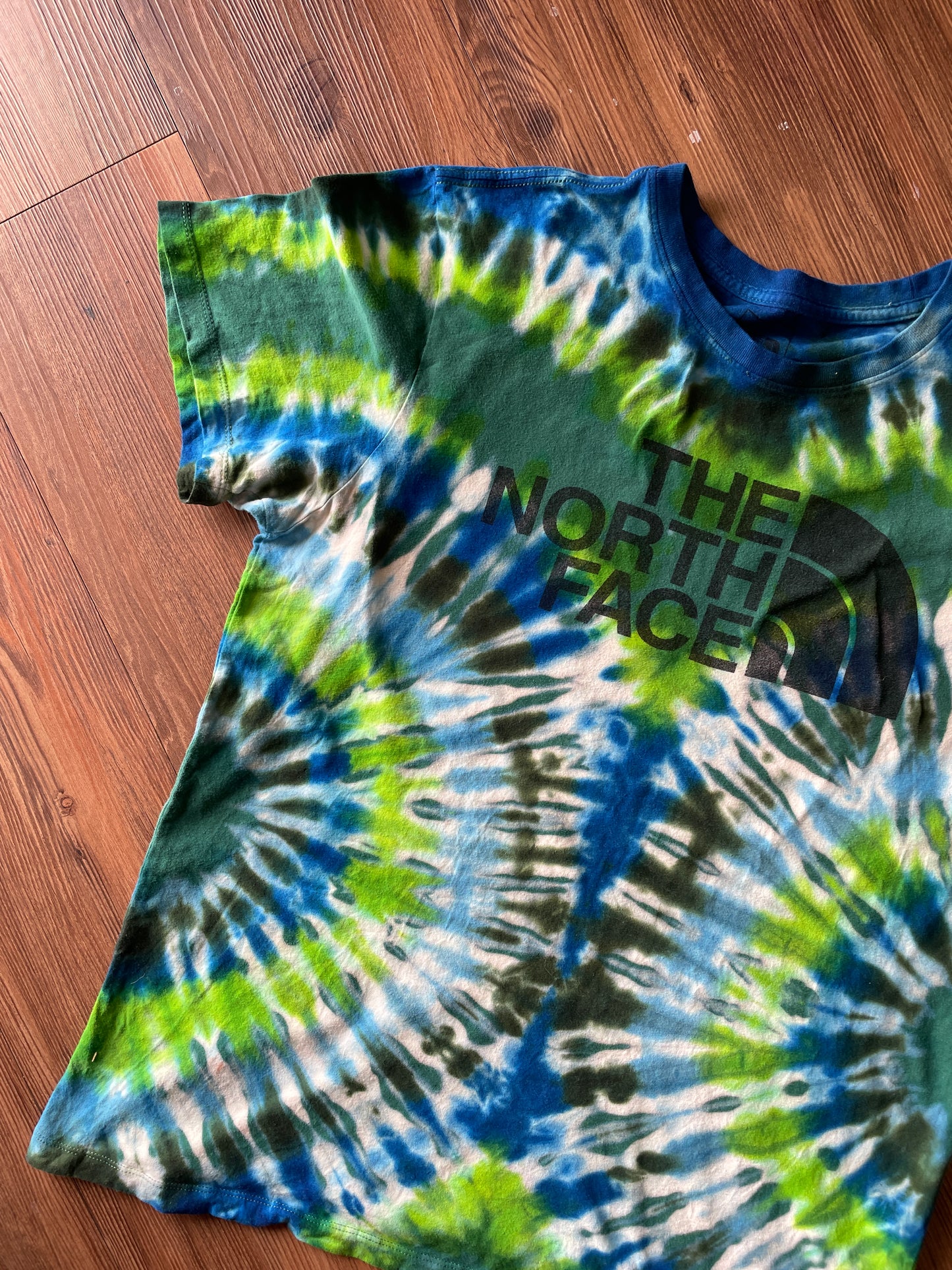 LARGE Men’s The North Face Half Dome Tie Dye T-Shirt | Green White and Blue TNF Reverse Tie Dye Short Sleeve