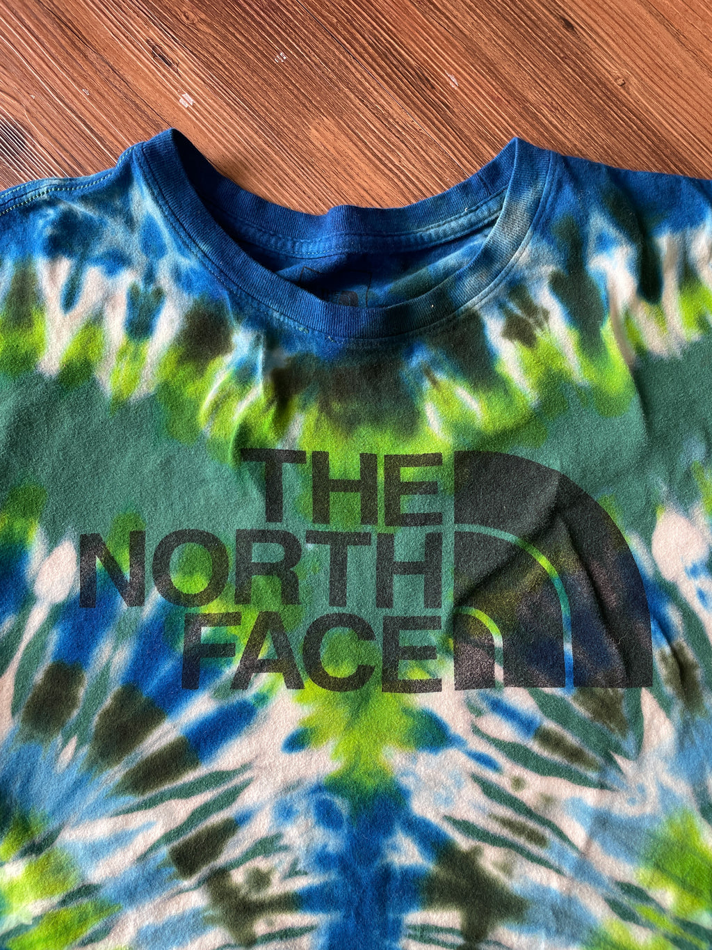 LARGE Men’s The North Face Half Dome Tie Dye T-Shirt | Green White and Blue TNF Reverse Tie Dye Short Sleeve