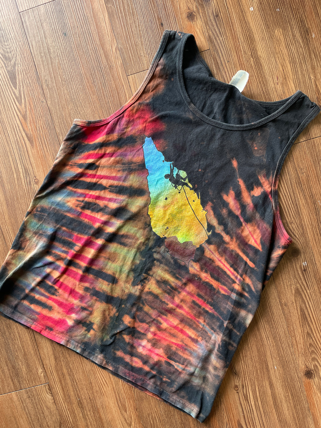 Large Men’s Climbing Tie Dye Tank Top | Rock Climber Outdoors Tie Dye Sleeveless Shirt