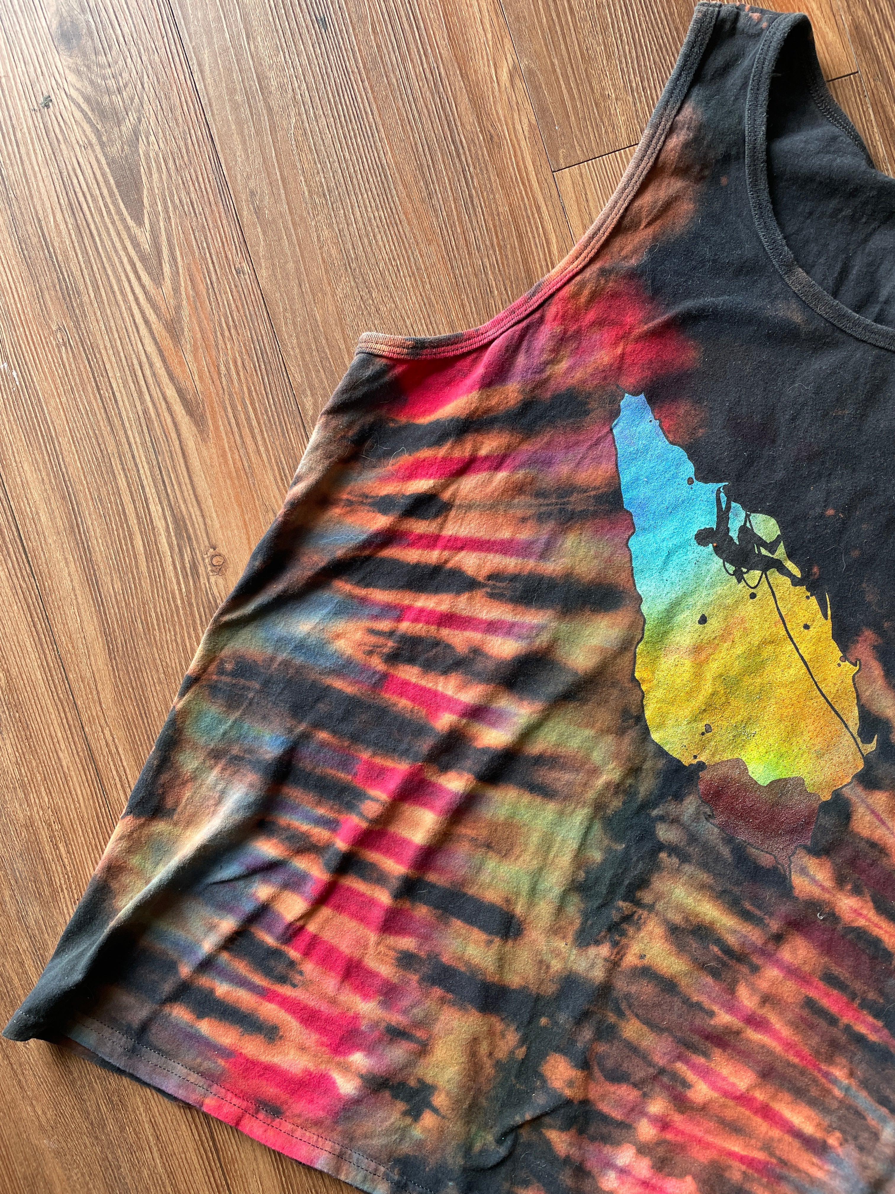 Large Men’s Climbing Tie Dye Tank Top | Rock Climber Outdoors Tie Dye Sleeveless Shirt