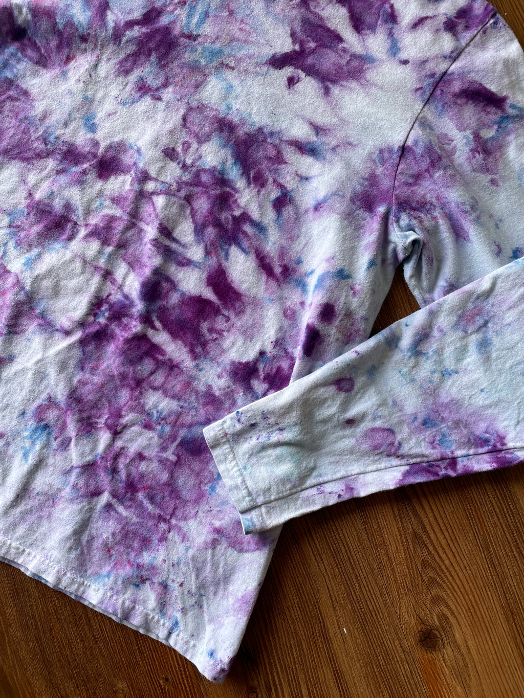 Small Men’s Shades of Purple Ice Dye Long Sleeve T-Shirt | Purple Galaxy Tie Dye Long Sleeve