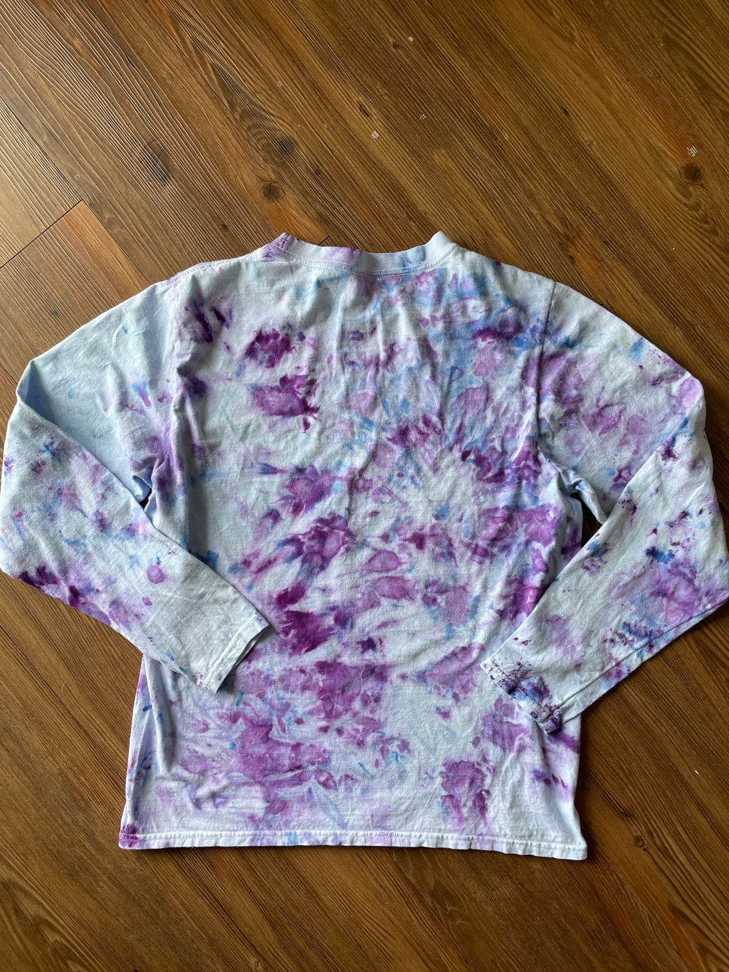 Small Men’s Shades of Purple Ice Dye Long Sleeve T-Shirt | Purple Galaxy Tie Dye Long Sleeve
