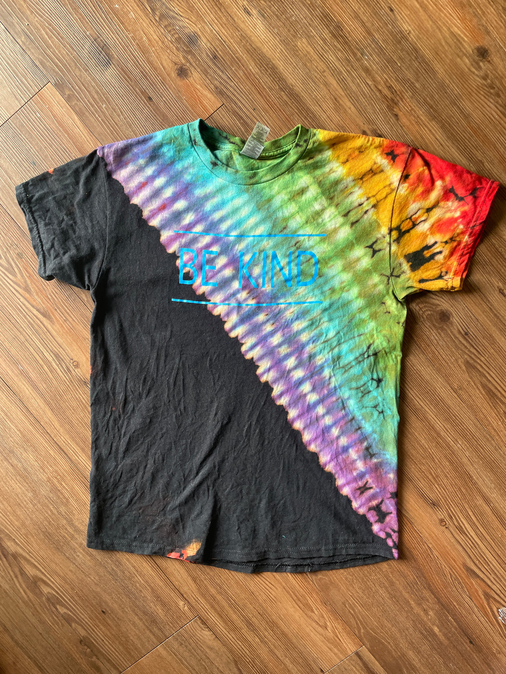 Medium Men’s Be Kind Handmade Tie Dye T-Shirt | Black and Rainbow Pleated Tie Dye Short Sleeve