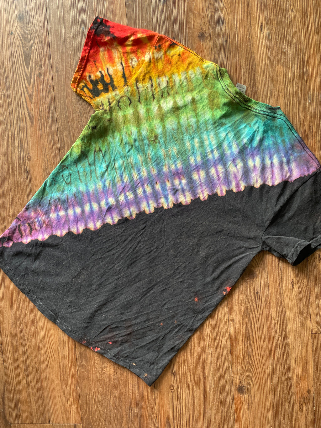 Medium Men’s Be Kind Handmade Tie Dye T-Shirt | Black and Rainbow Pleated Tie Dye Short Sleeve