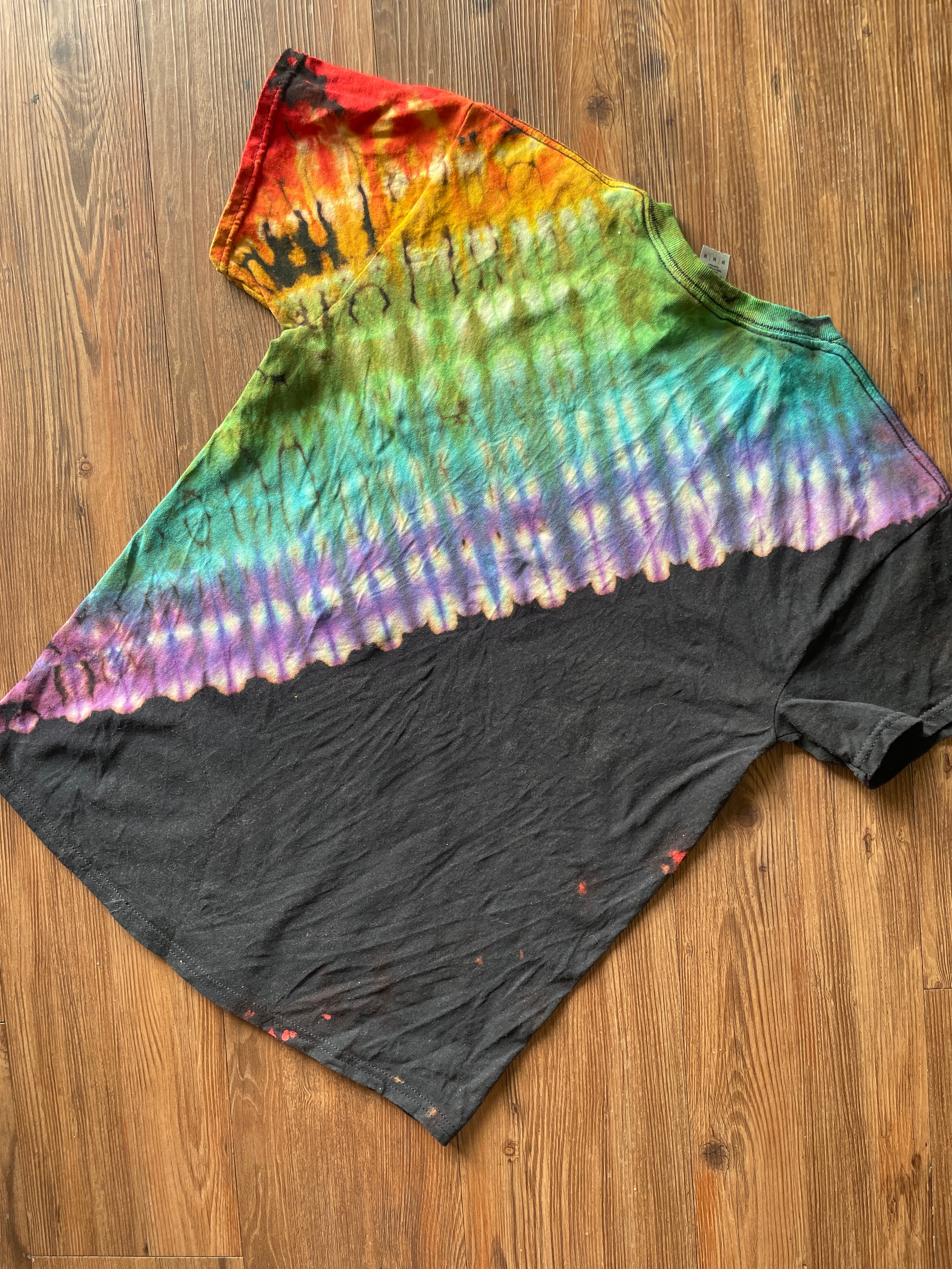 Medium Men’s Be Kind Handmade Tie Dye T-Shirt | Black and Rainbow Pleated Tie Dye Short Sleeve