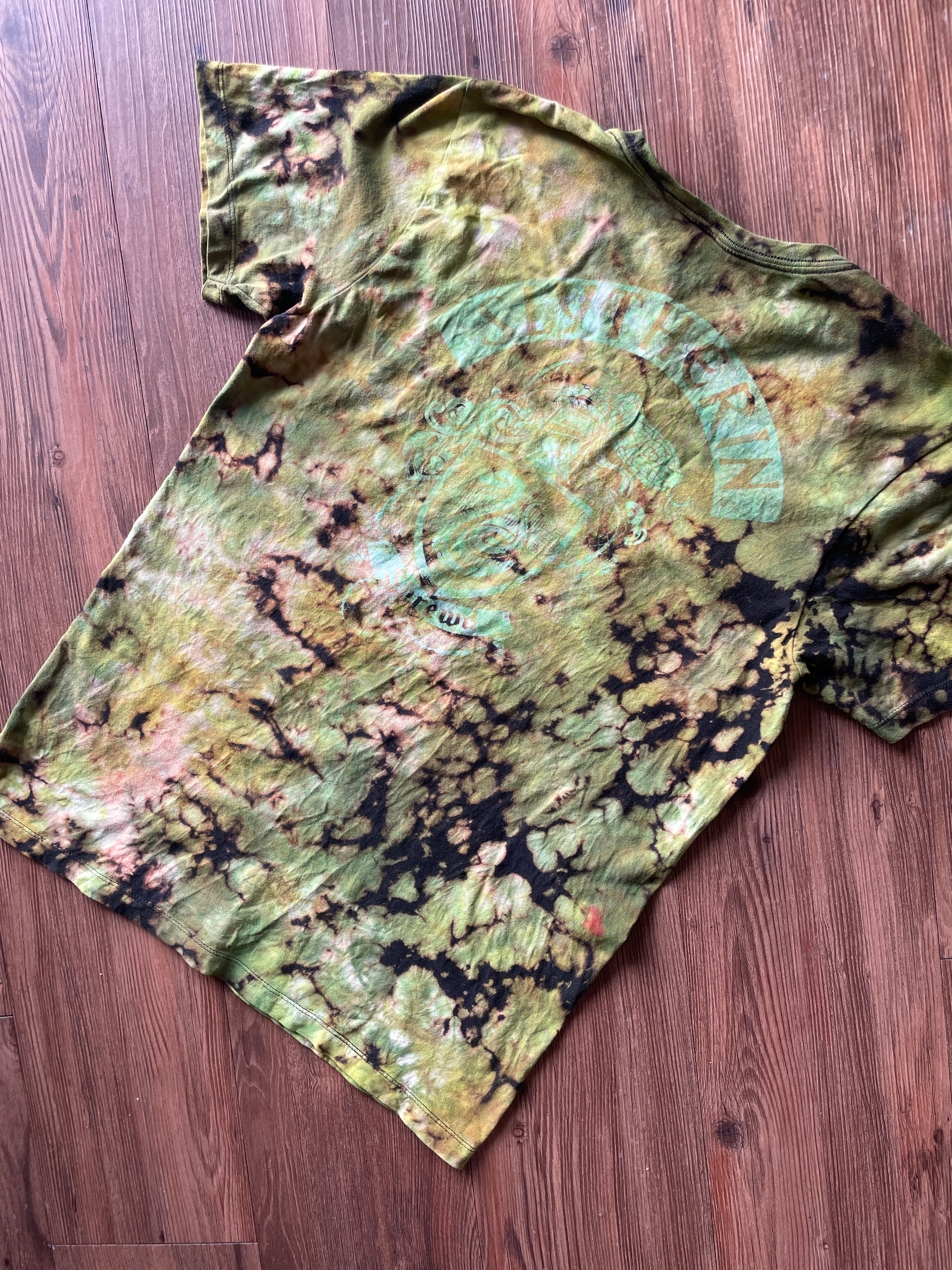 Medium Men’s Slytherin Handmade Tie Dye T-Shirt | Black and Green Hogwarts Crumpled Tie Dye Short Sleeve