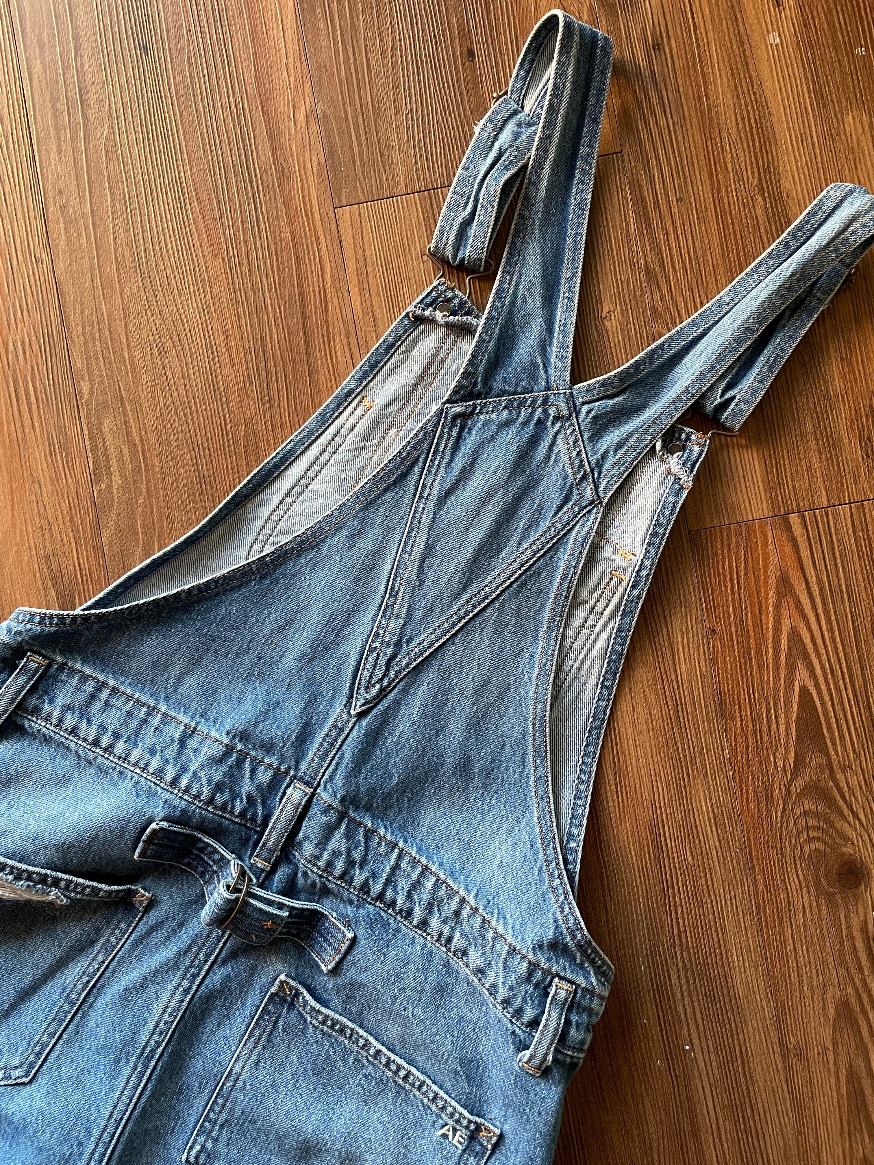 Women’s Small American Eagle Denim Tomgirl Overall Shorts