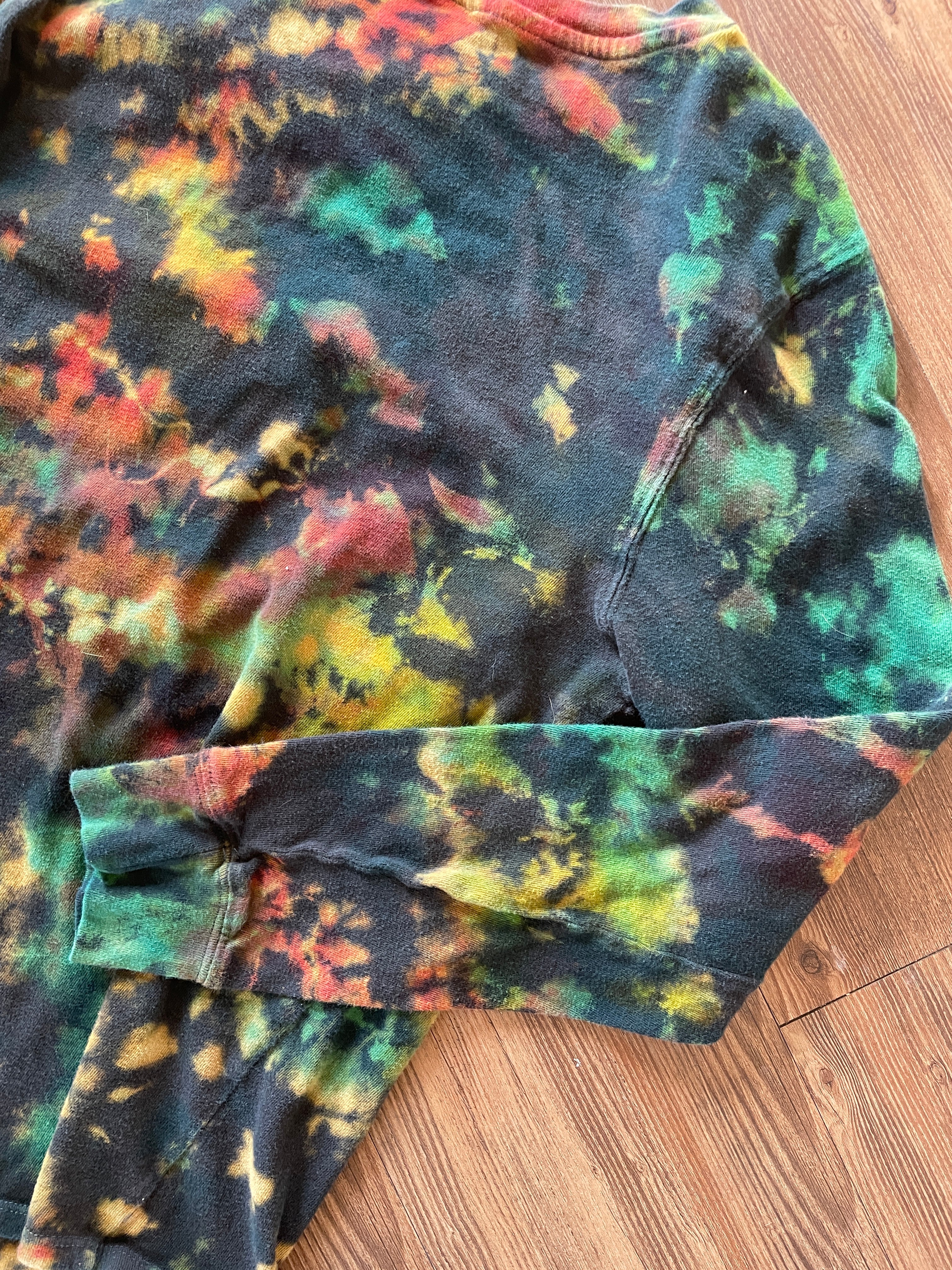 Small Men’s Utah Grateful Dead Handmade Tie Dye T-Shirt | Black, Red, Green, and Yellow Crumpled Tie Dye Long Sleeve