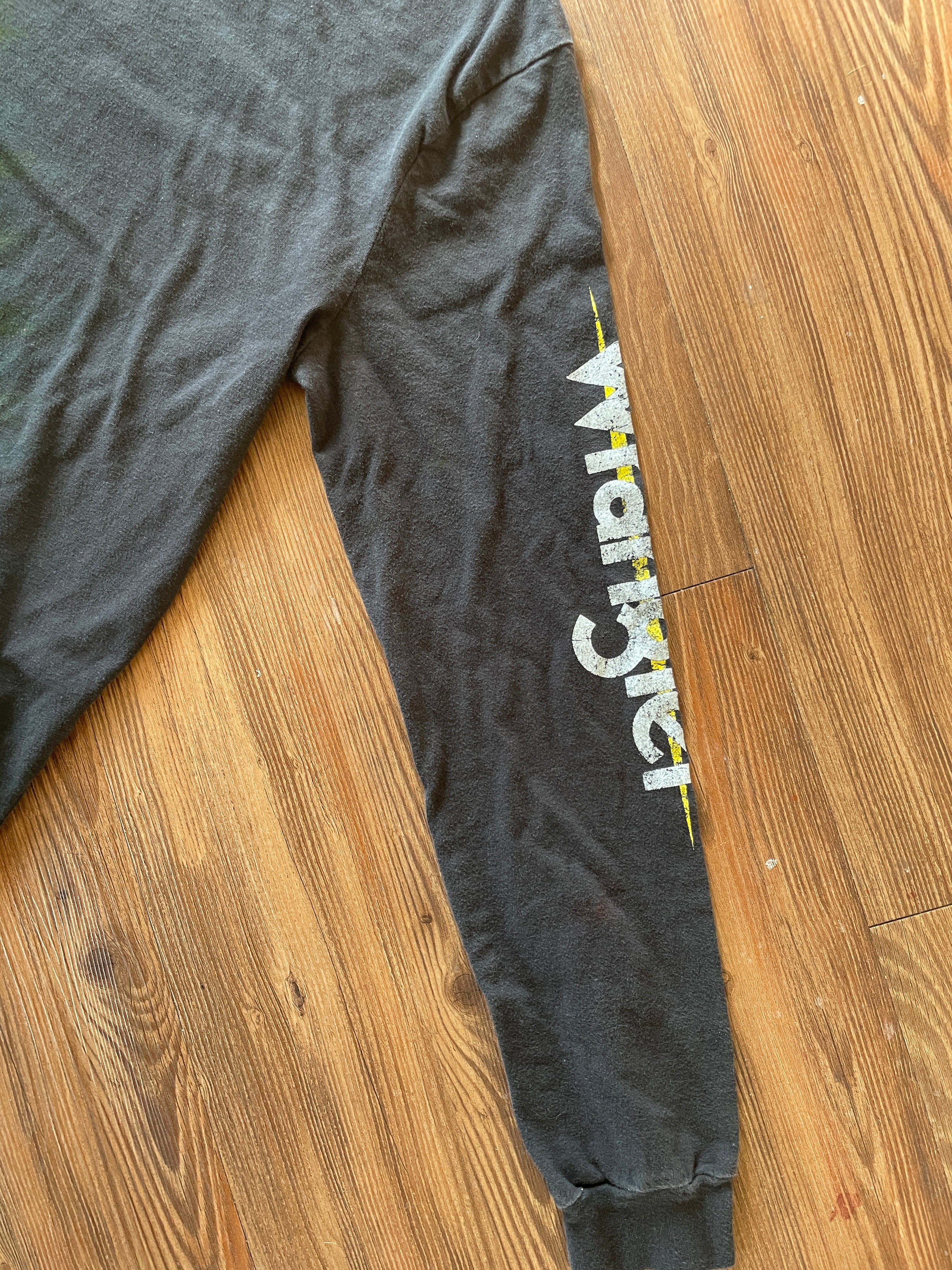 Medium Men’s Wrangler Handmade Tie Dye T-Shirt | Black and Green Pleated Tie Dye Long Sleeve