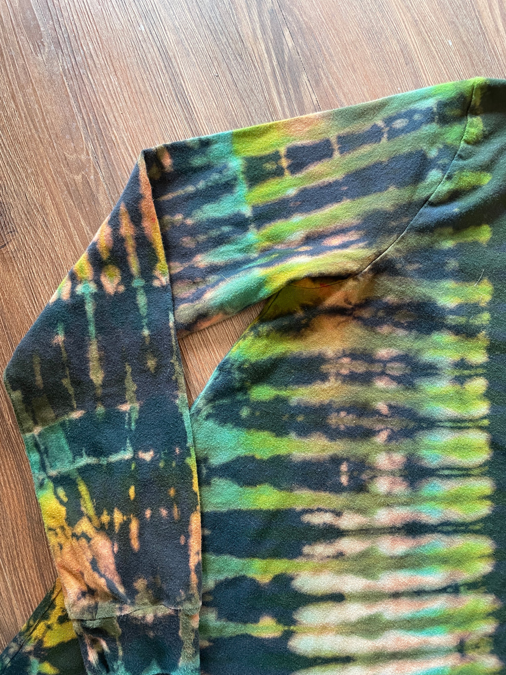 Medium Men’s Wrangler Handmade Tie Dye T-Shirt | Black and Green Pleated Tie Dye Long Sleeve