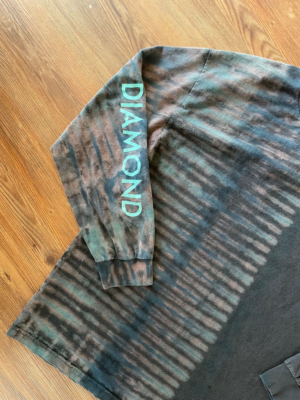 Large Men’s Utah Diamond Supply Co. Handmade Tie Dye T-Shirt | Black and Blue Pleated Tie Dye Long Sleeve