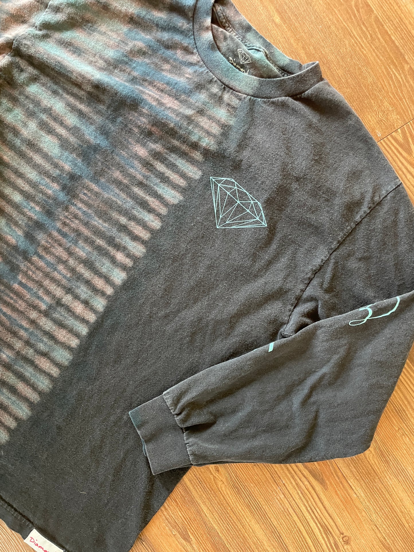 Large Men’s Utah Diamond Supply Co. Handmade Tie Dye T-Shirt | Black and Blue Pleated Tie Dye Long Sleeve