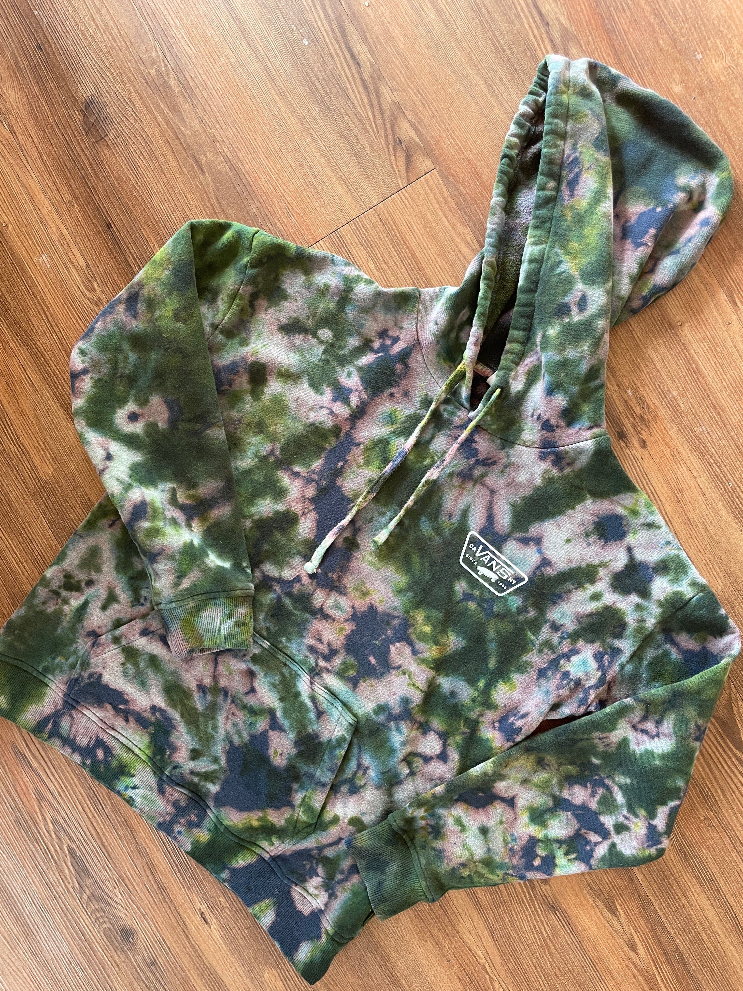 Medium Men’s Vans Skateboard Handmade Tie Dye Sweatshirt | Blue and Green Crumpled Tie Dye Long Sleeve Hoodie