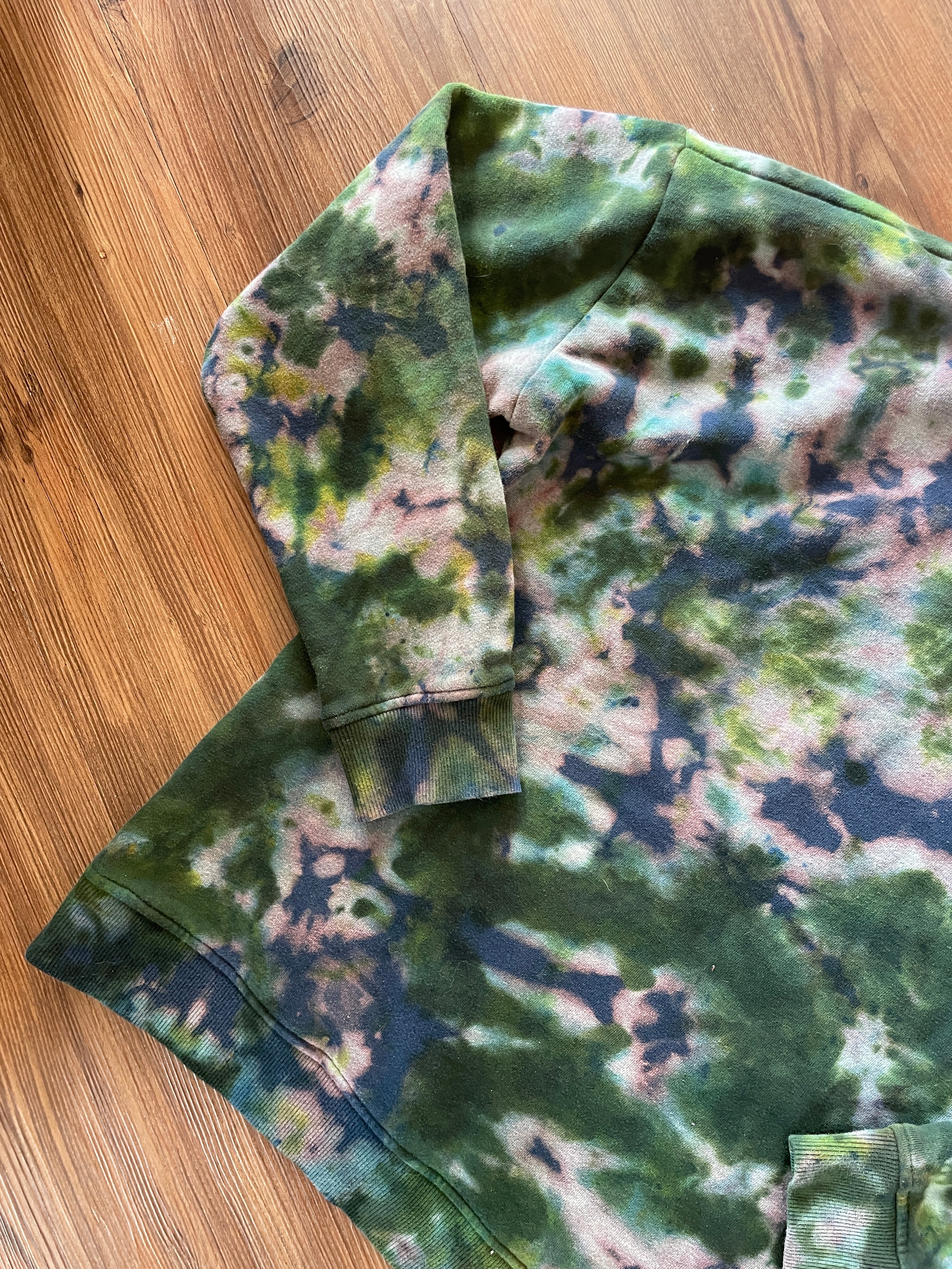 Medium Men’s Vans Skateboard Handmade Tie Dye Sweatshirt | Blue and Green Crumpled Tie Dye Long Sleeve Hoodie