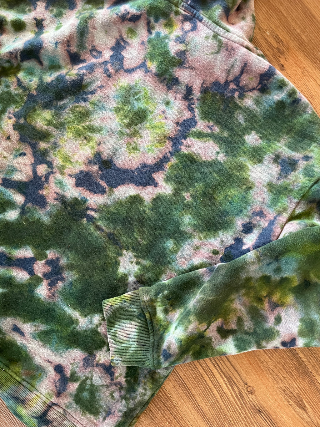 Medium Men’s Vans Skateboard Handmade Tie Dye Sweatshirt | Blue and Green Crumpled Tie Dye Long Sleeve Hoodie