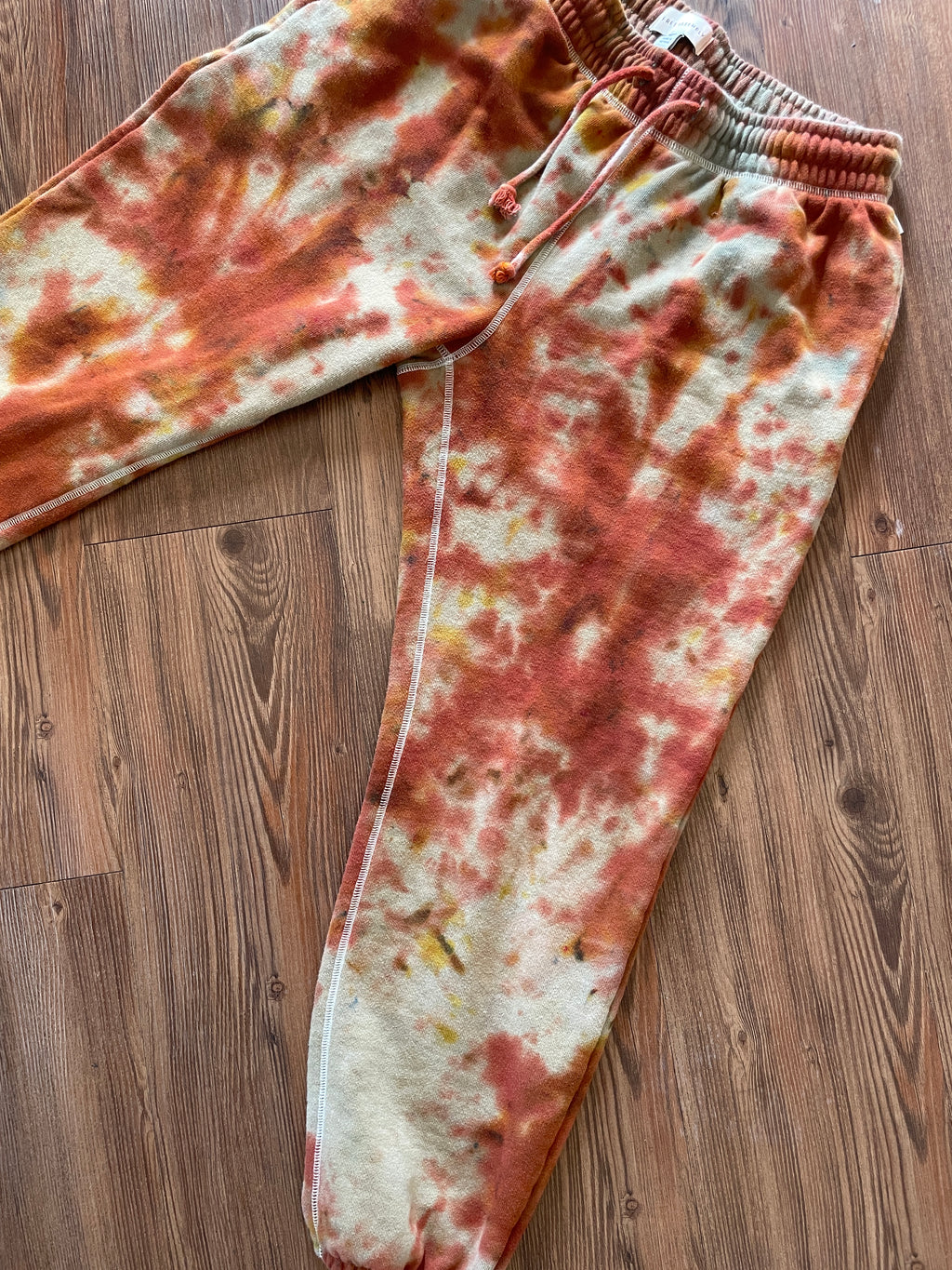 Medium Women’s Free Assembly Earth Tones Handmade Tie Dye Sweatpants | Green, Yellow, and Orange Crumpled Tie Dye Fleece Pants