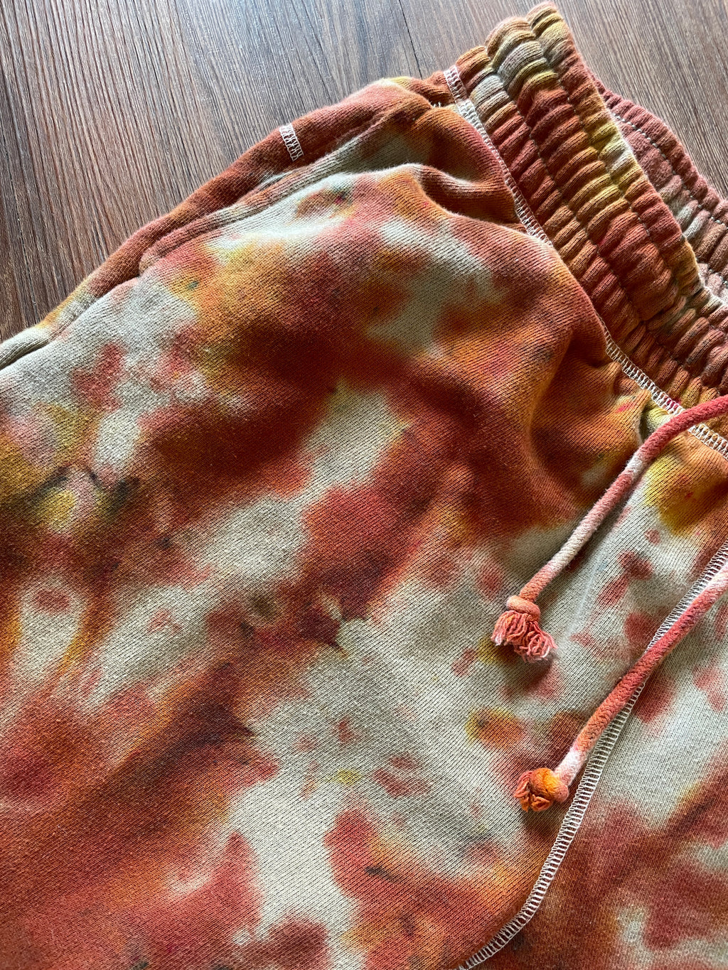 Medium Women’s Free Assembly Earth Tones Handmade Tie Dye Sweatpants | Green, Yellow, and Orange Crumpled Tie Dye Fleece Pants