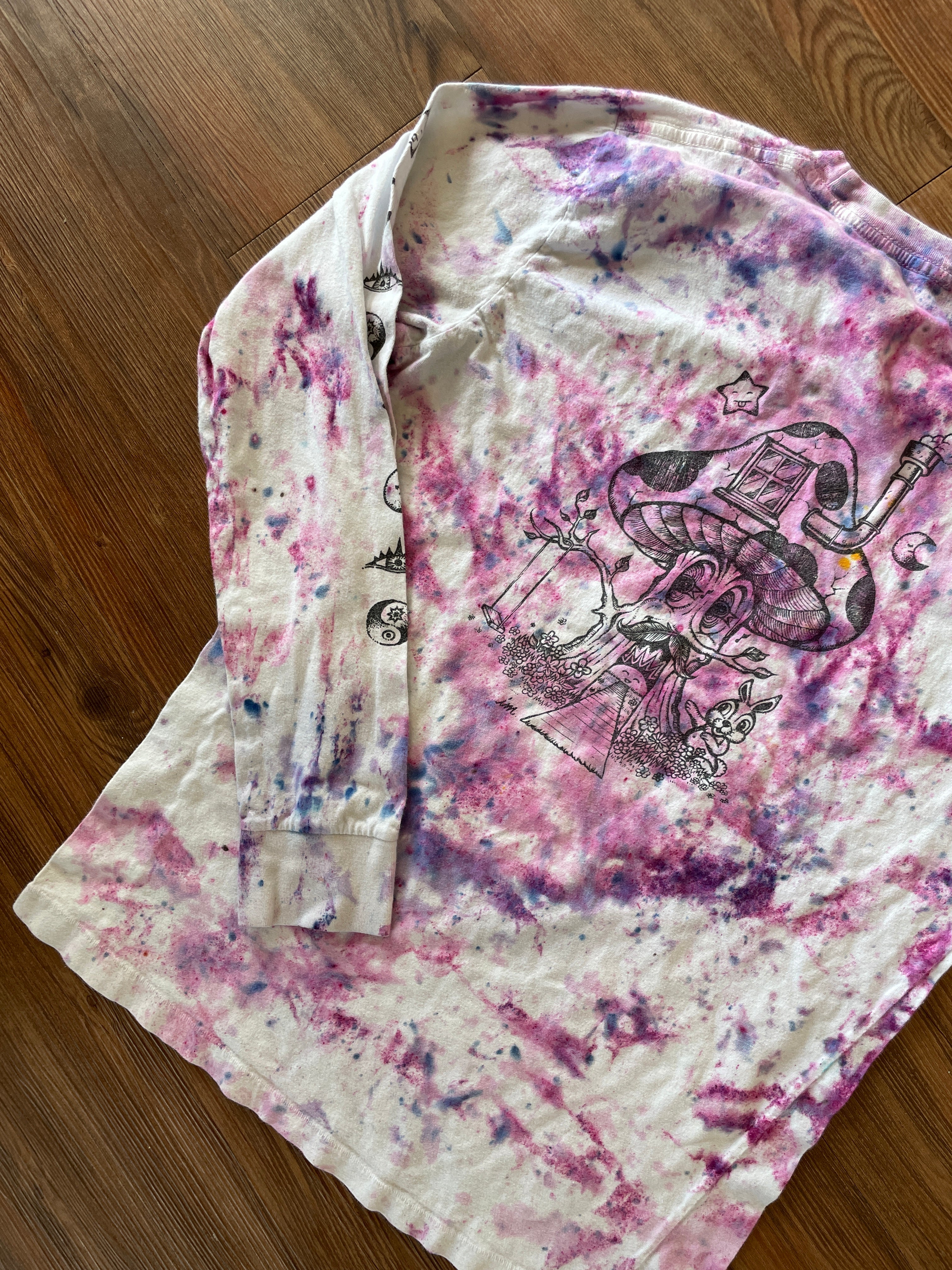 Medium Women's Mushroom Face Handmade Tie Dye Long Sleeve T-Shirt | Pink and Purple Crumpled Tie Dye Long Sleeve