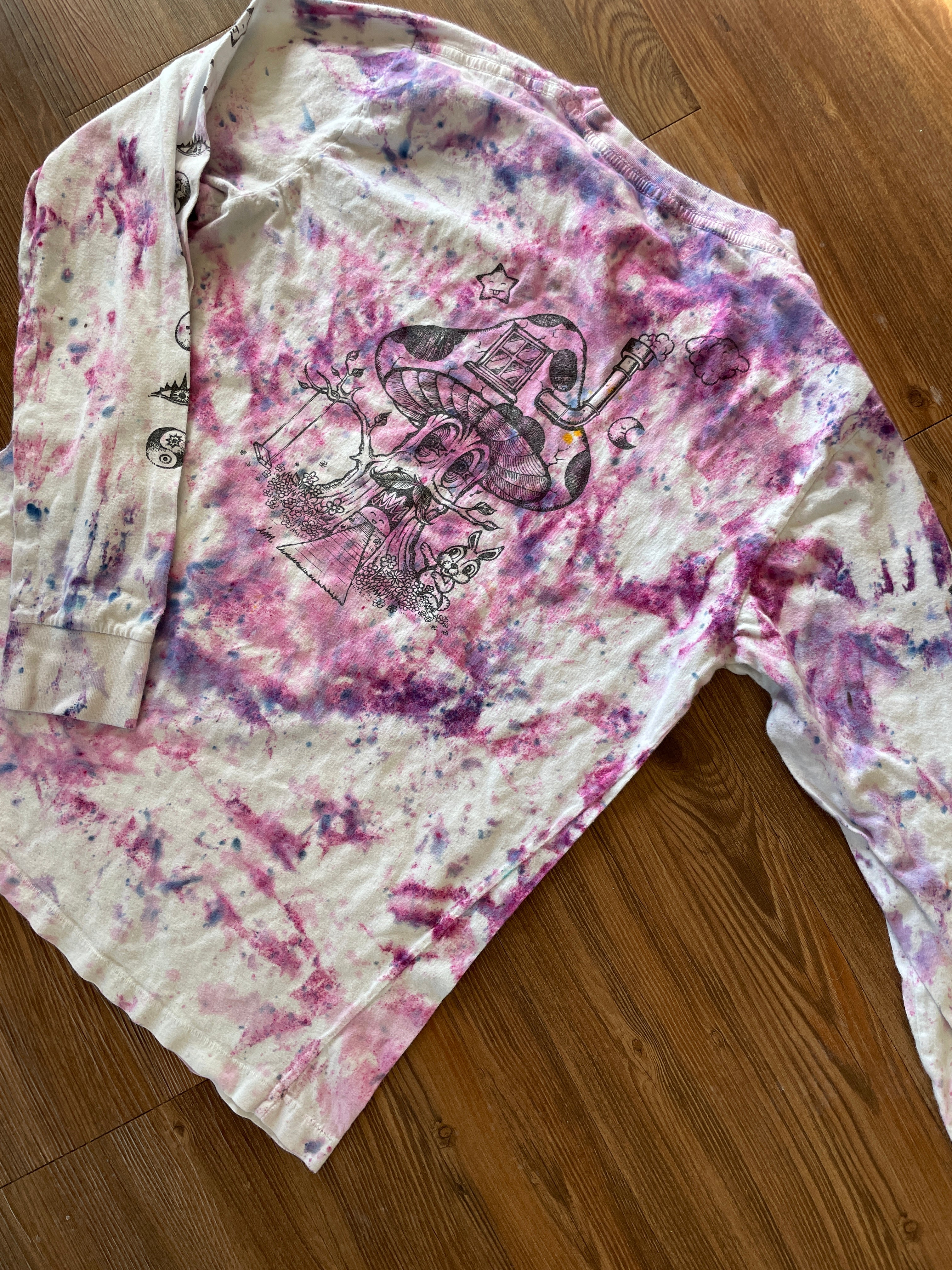 Medium Women's Mushroom Face Handmade Tie Dye Long Sleeve T-Shirt | Pink and Purple Crumpled Tie Dye Long Sleeve
