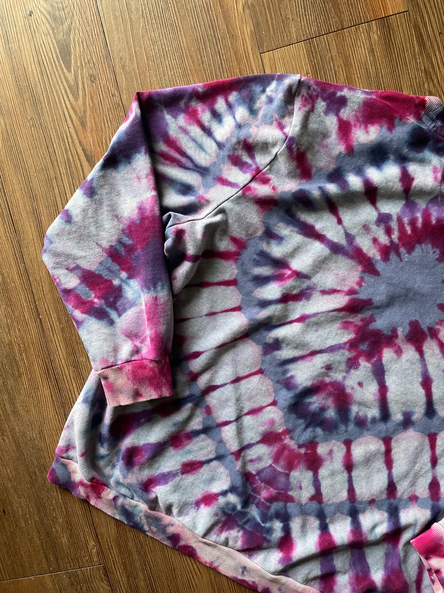 XL Women’s Mountain Palm Tree Tie Dye Lightweight Sweatshirt | Pink, Purple, and Pastel Blue Long Sleeve