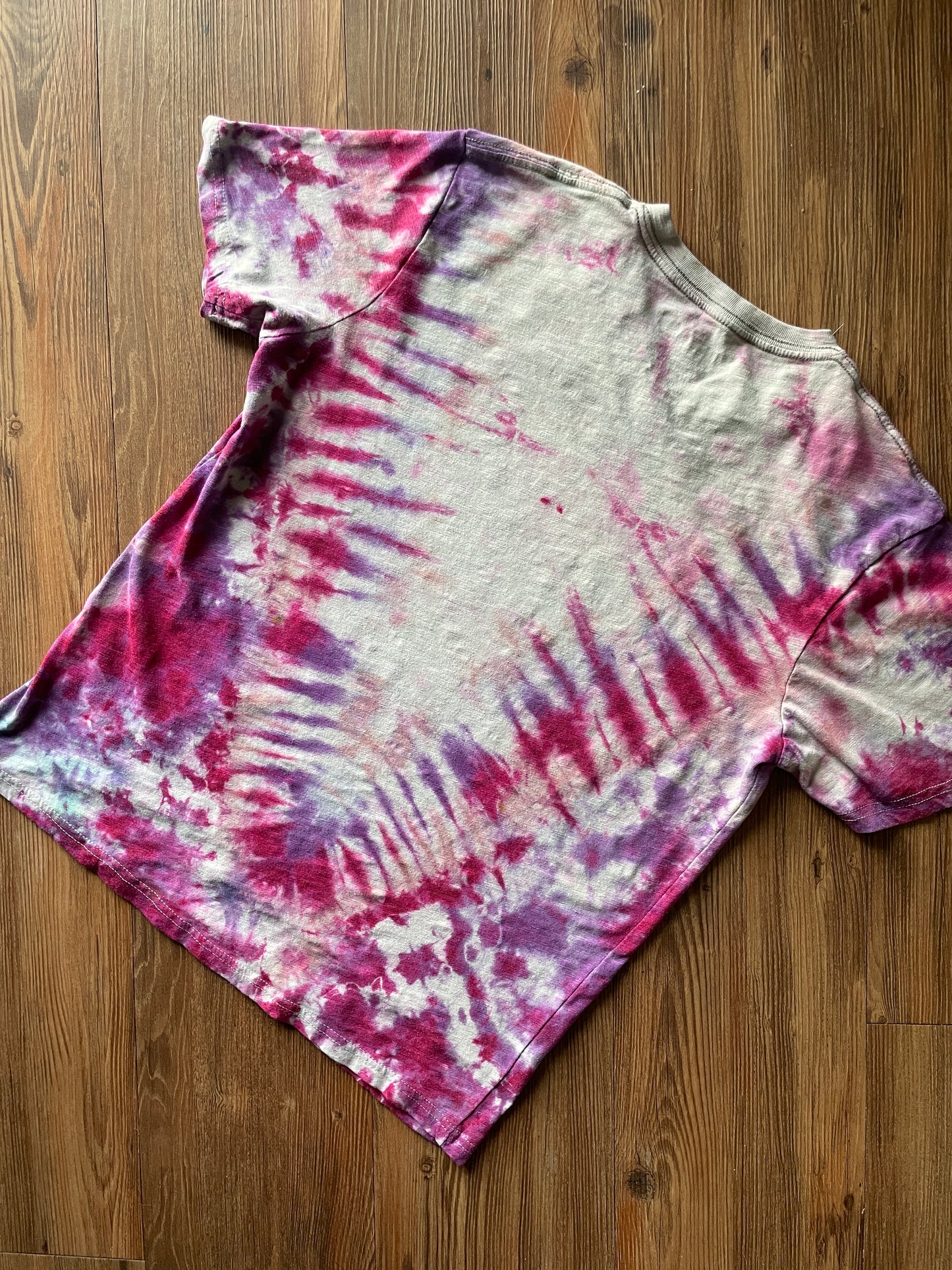 Medium Women’s Jimi Hendrix Tie Dye T-Shirt | Gray, Pink, and Purple Short Sleeve V-Neck