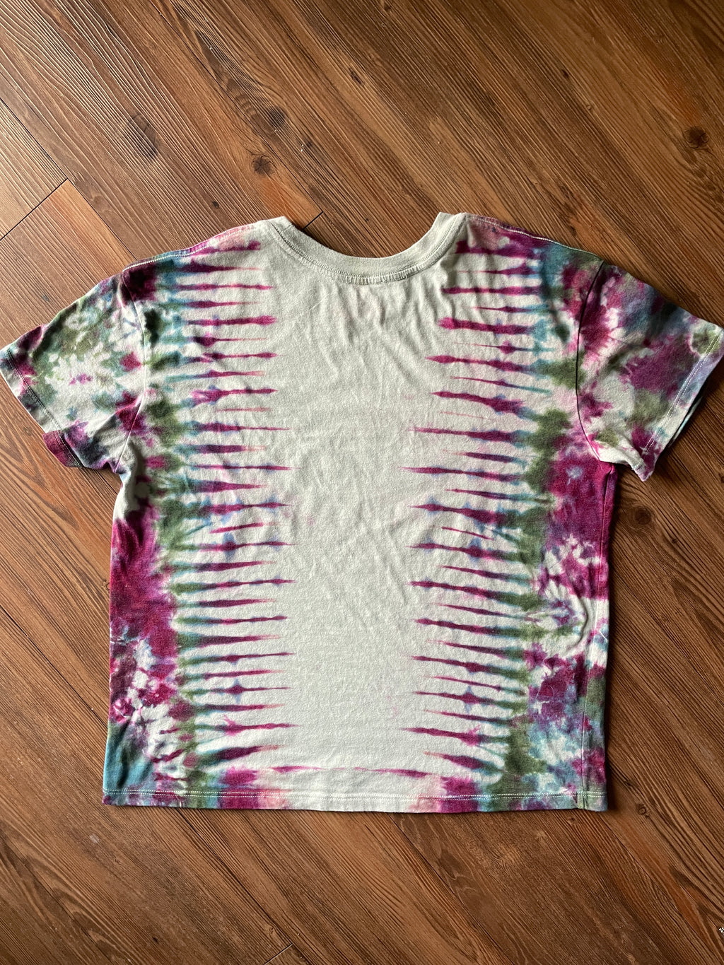 XL Women’s Yosemite California Mountains Tie Dye T-Shirt | Pastel Green Earth Tones Short Sleeve