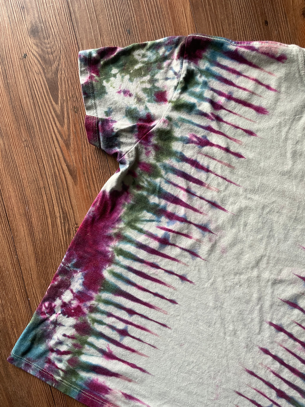 XL Women’s Yosemite California Mountains Tie Dye T-Shirt | Pastel Green Earth Tones Short Sleeve