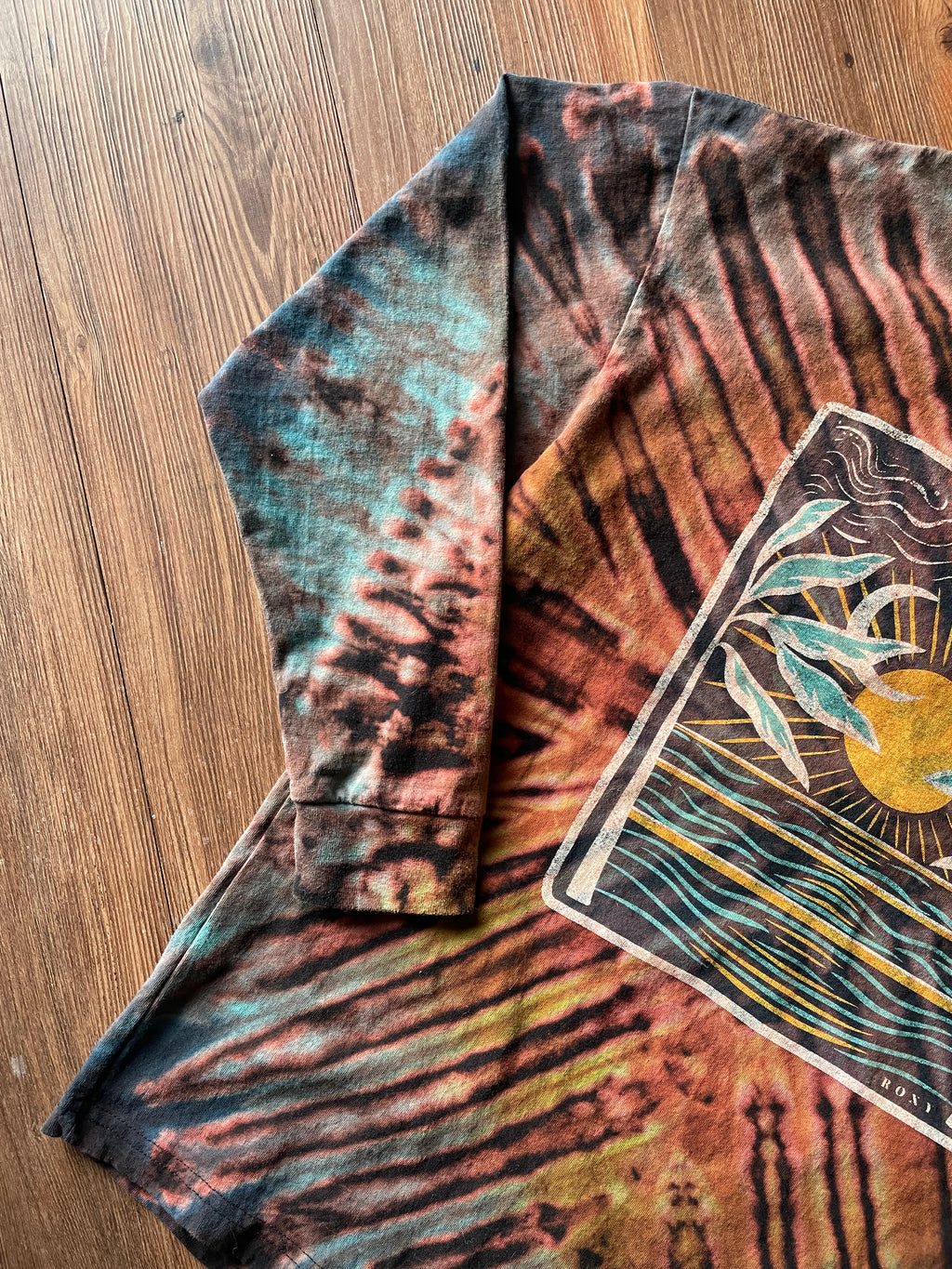 Small Unisex Roxy Beach Sunset Tie Dye Long Sleeve T-Shirt | Black and Pastel Blue and Green Long Sleeve