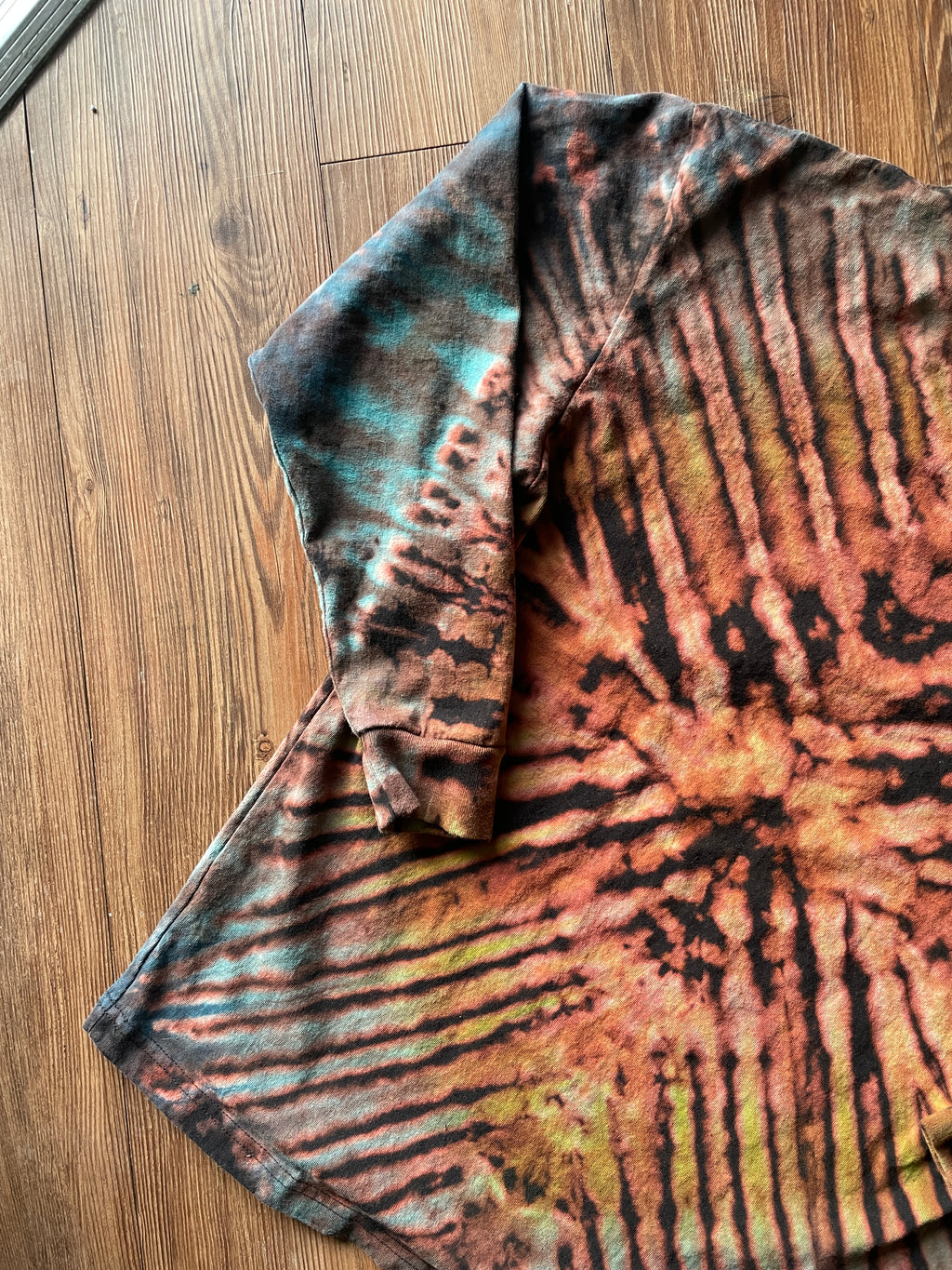 Small Unisex Roxy Beach Sunset Tie Dye Long Sleeve T-Shirt | Black and Pastel Blue and Green Long Sleeve