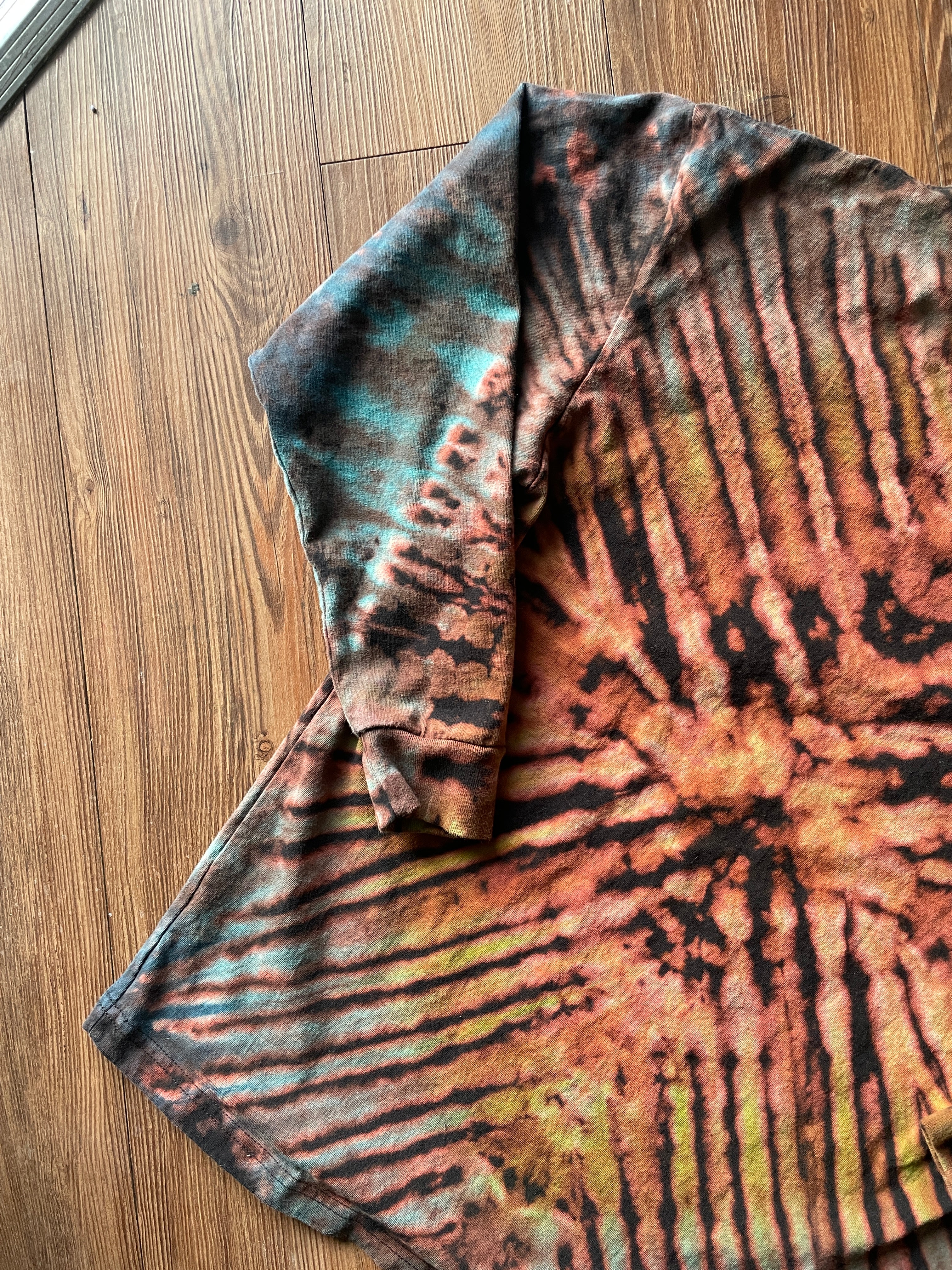 Small Unisex Roxy Beach Sunset Tie Dye Long Sleeve T-Shirt | Black and Pastel Blue and Green Long Sleeve