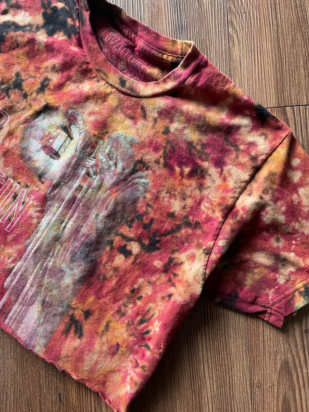 Medium Men’s Led Zeppelin Stairway to Heaven Tie Dye Crop Top | Black and Red Crumpled Short Sleeve Cropped T-Shirt
