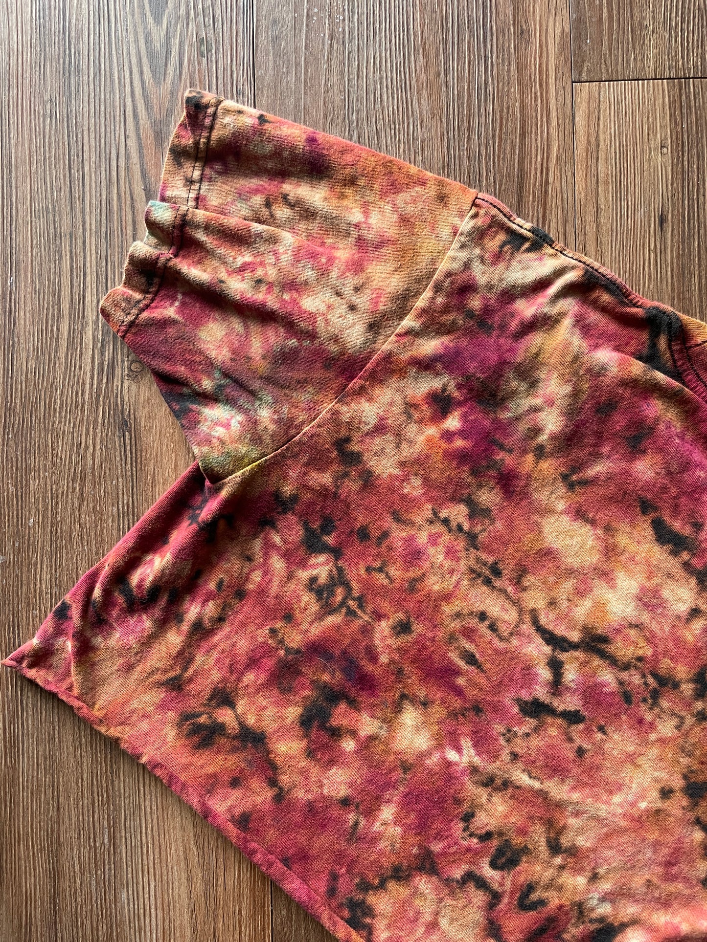 Medium Men’s Led Zeppelin Stairway to Heaven Tie Dye Crop Top | Black and Red Crumpled Short Sleeve Cropped T-Shirt