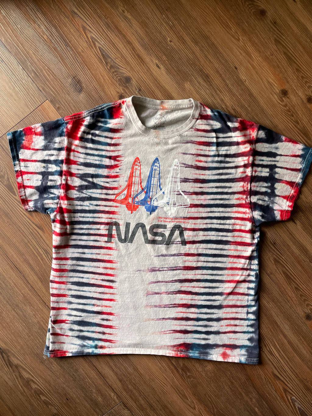 XL Men’s NASA Rockets Red, White, and Blue Pleated Tie Dye Short Sleeve T-Shirt