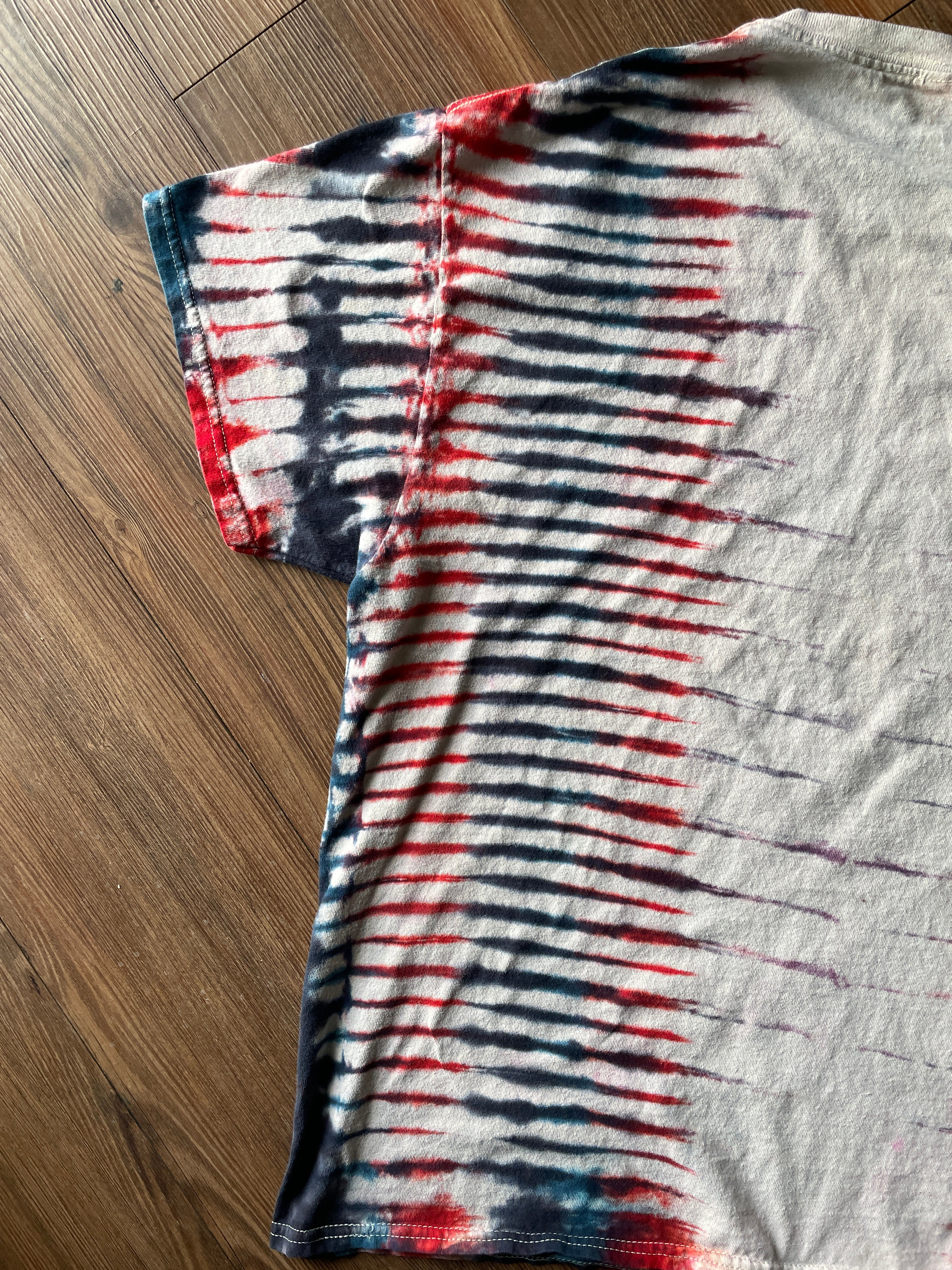 XL Men’s NASA Rockets Red, White, and Blue Pleated Tie Dye Short Sleeve T-Shirt