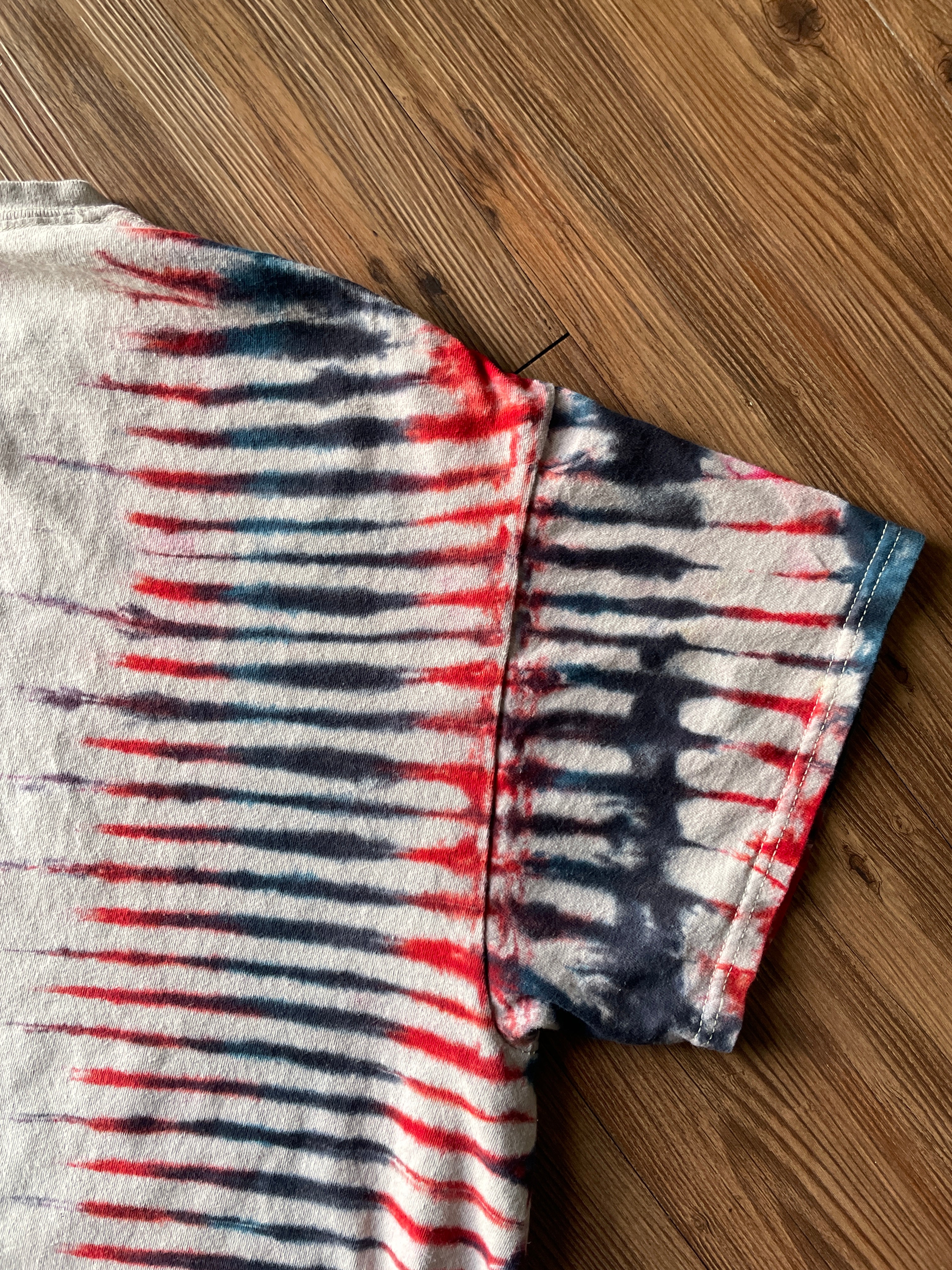 XL Men’s NASA Rockets Red, White, and Blue Pleated Tie Dye Short Sleeve T-Shirt