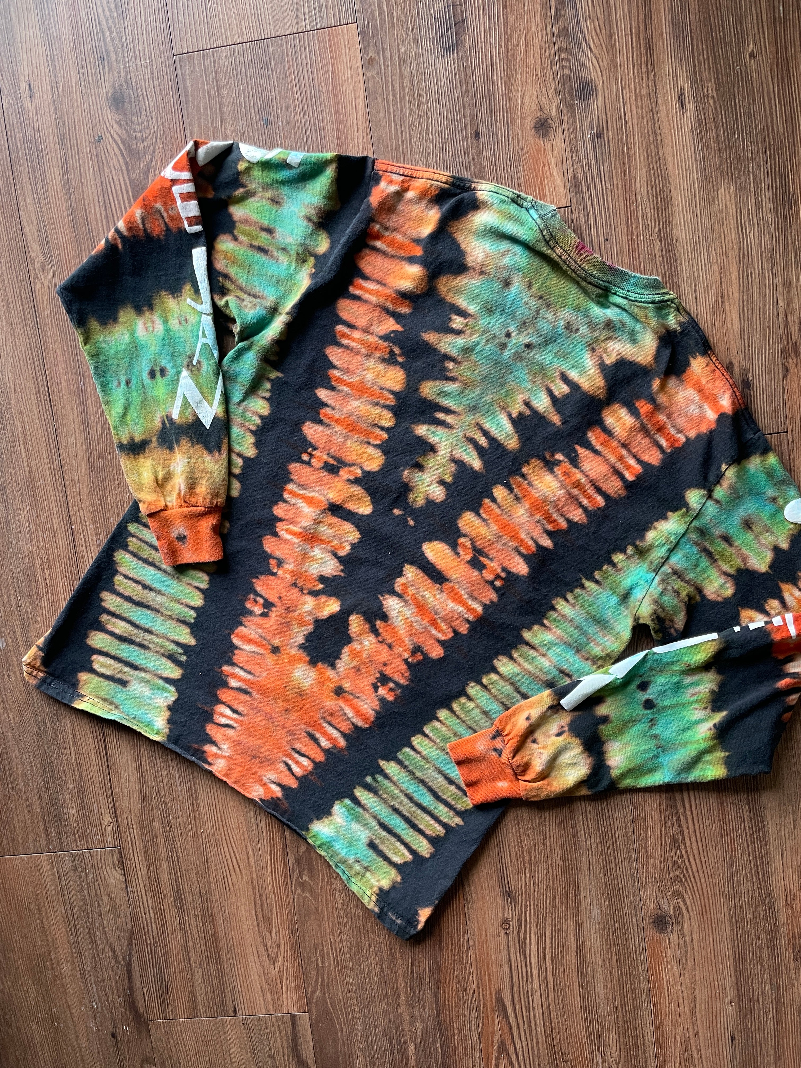 Small/Medium Men’s Space Jam Reverse Tie Dye Long Sleeve T-Shirt | Black, Orange, and Blue Pleated Long Sleeve