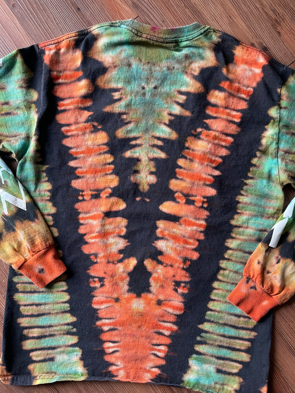 Small/Medium Men’s Space Jam Reverse Tie Dye Long Sleeve T-Shirt | Black, Orange, and Blue Pleated Long Sleeve