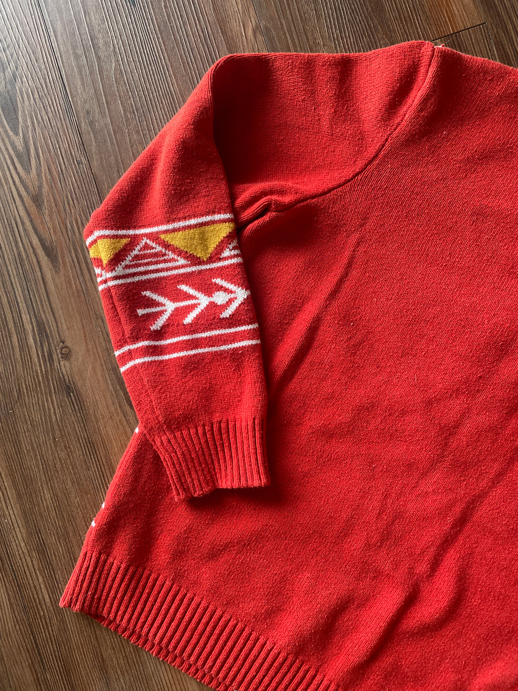 Small Women’s Red Cotton & Rye Southwestern Geometric Thunderbird Sweater