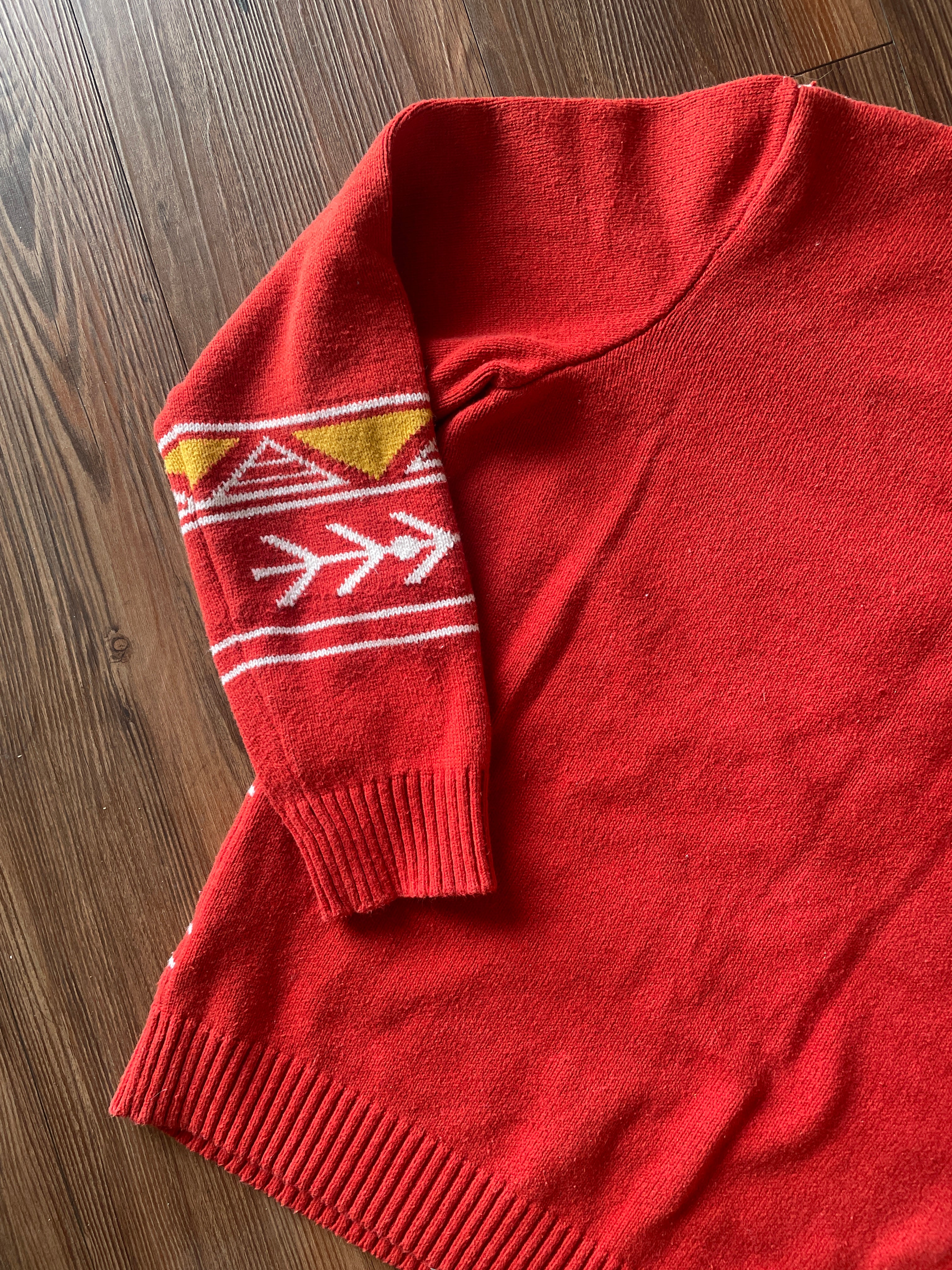 Small Women’s Red Cotton & Rye Southwestern Geometric Thunderbird Sweater