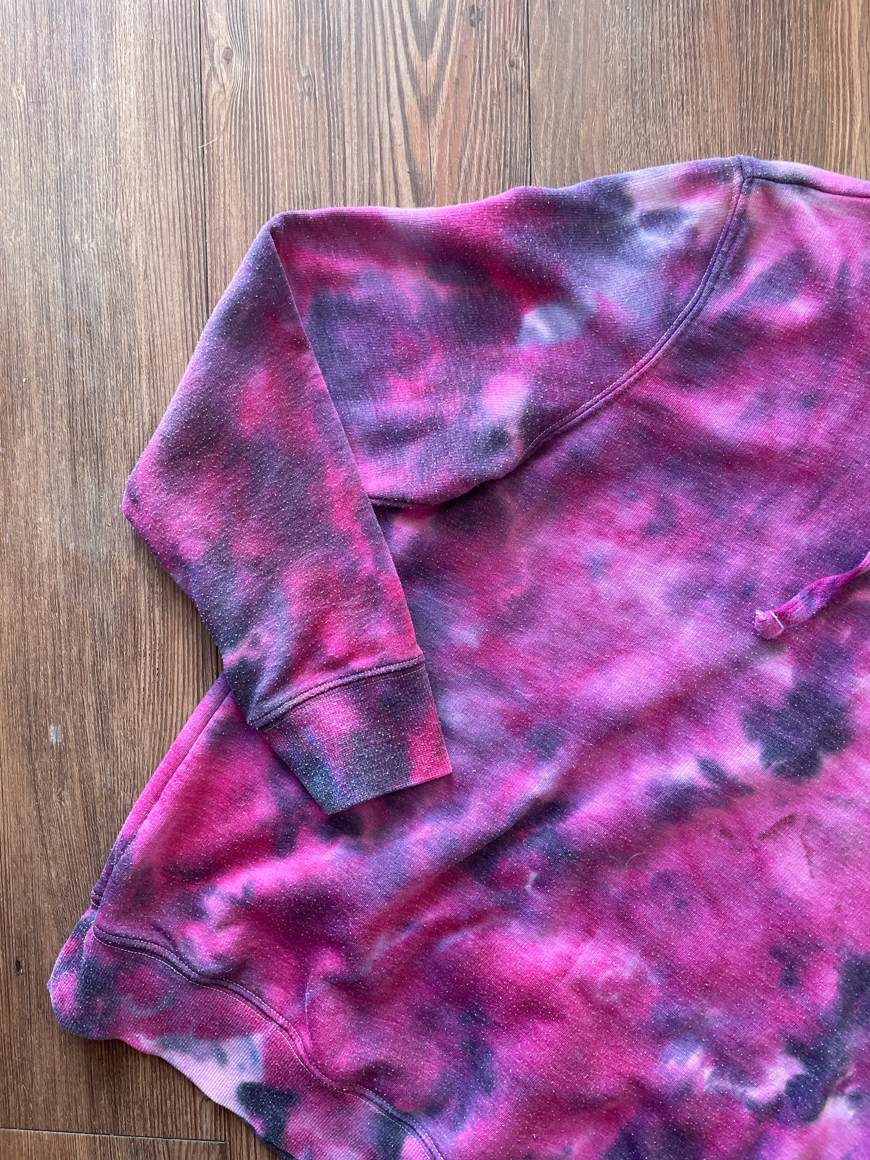 MEDIUM Women’s Pink and Black Galaxy Tie Dye Sweatshirt | Old Navy Crumpled Subtle Tie Dye Long Sleeve Hoodie